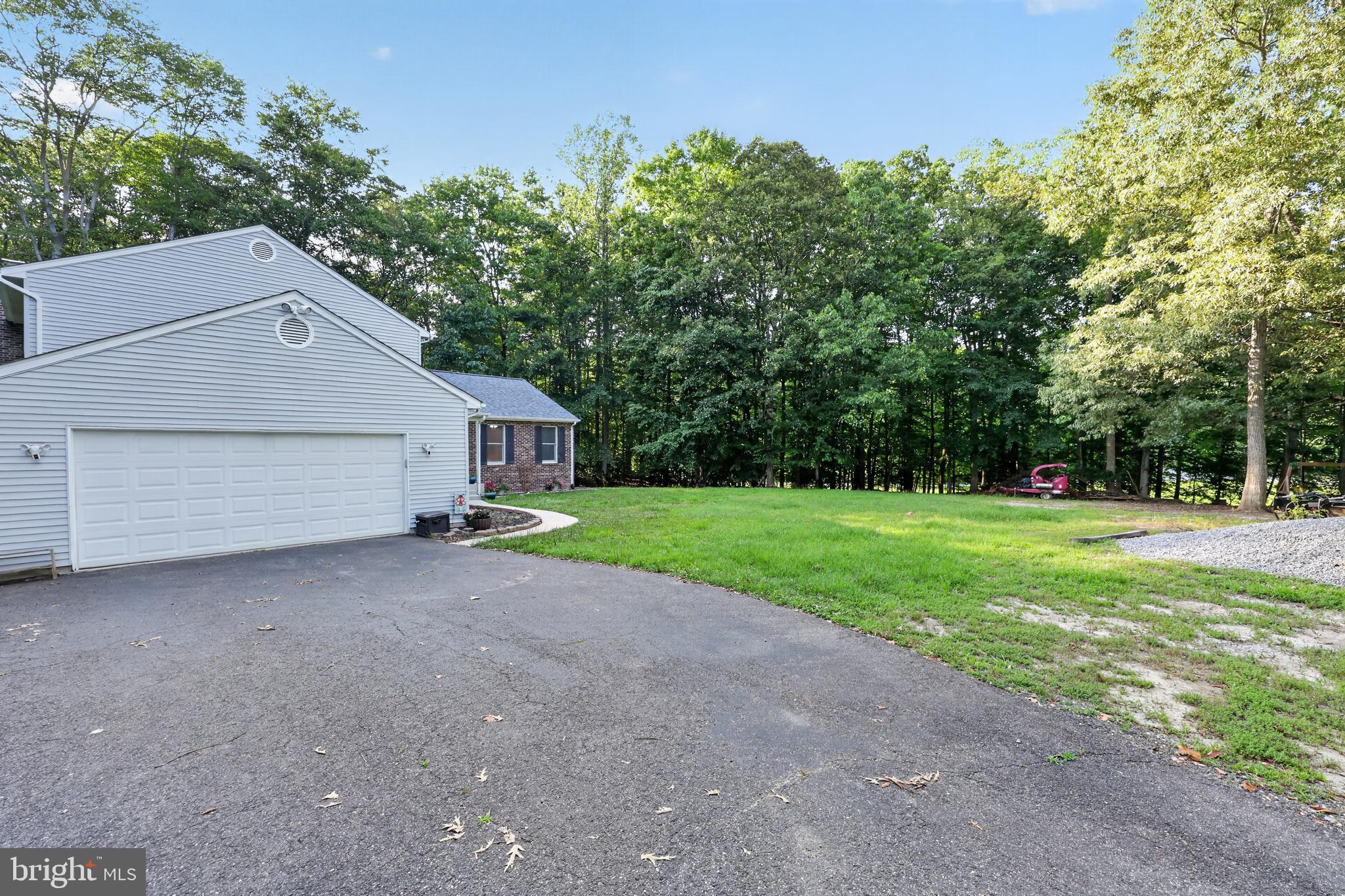 CHAPEL POINT WOODS - Residential