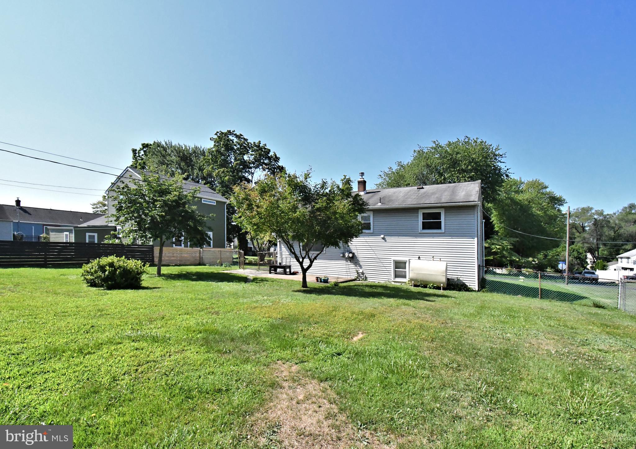 FEASTERVILLE HGTS - Residential