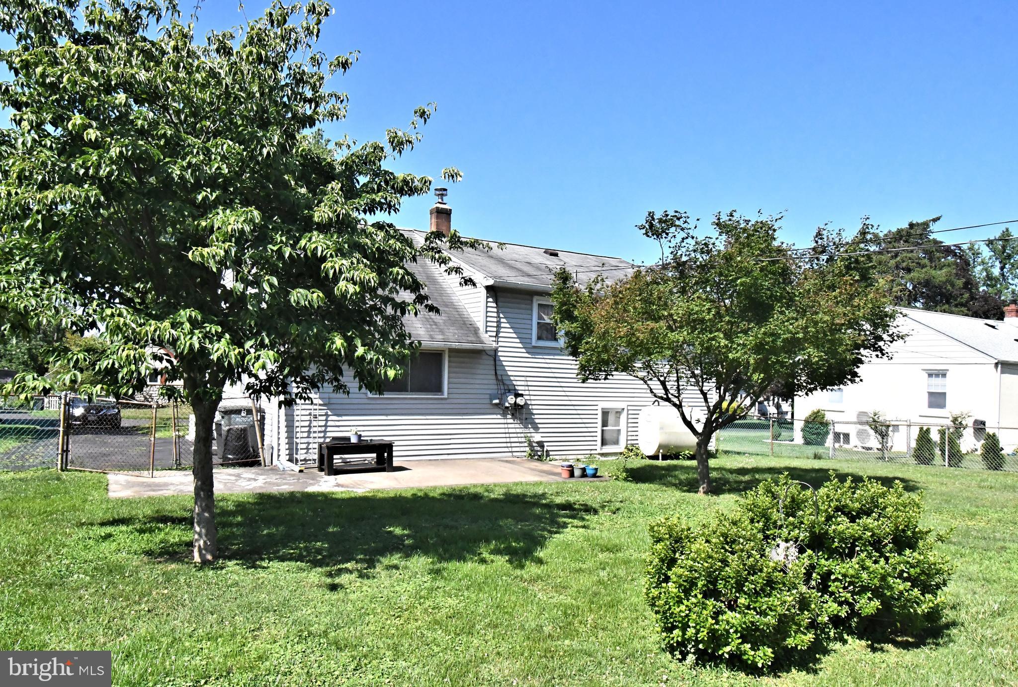 FEASTERVILLE HGTS - Residential