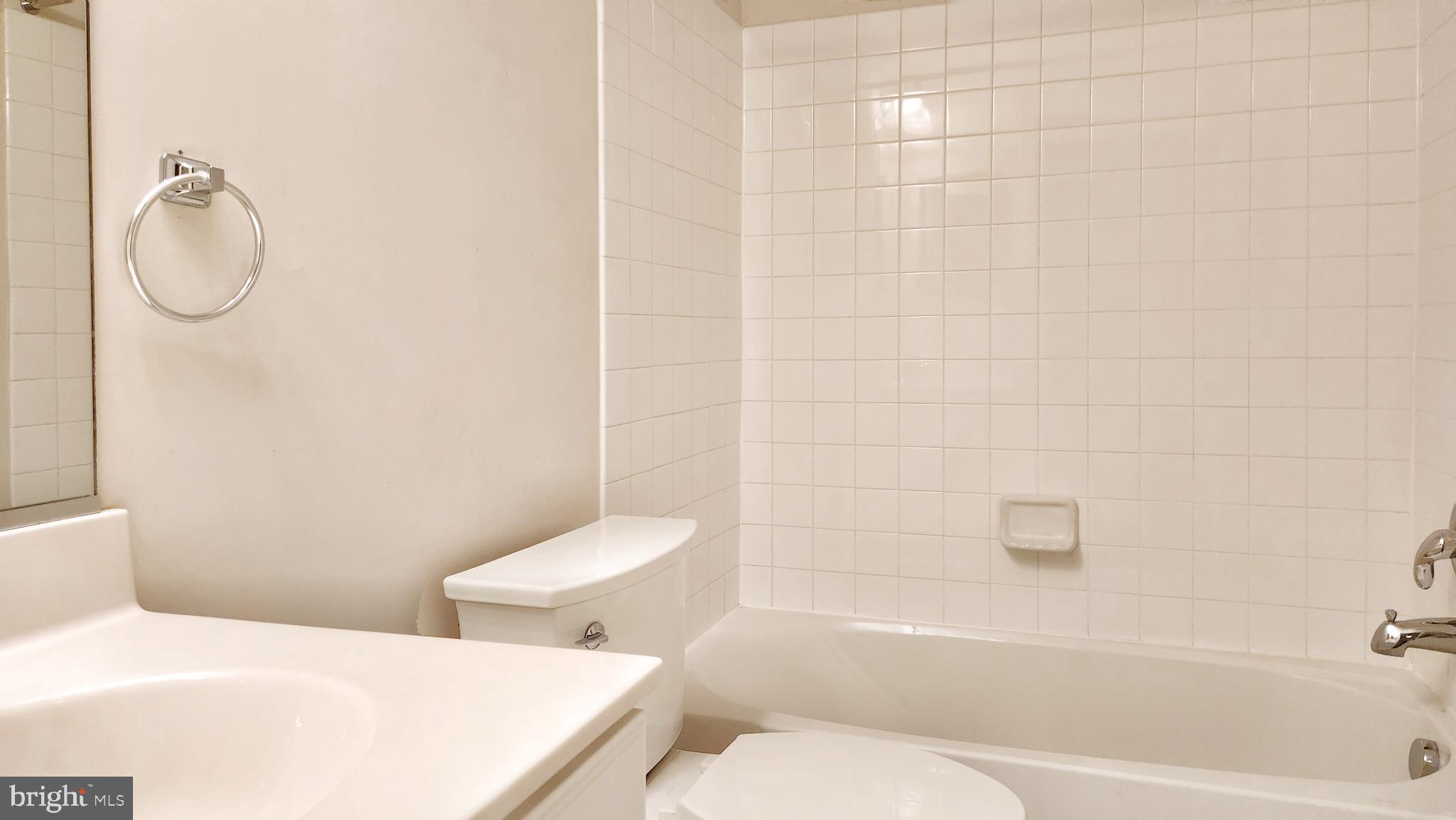 LAUREL RIDGE CROSSING - Residential Lease