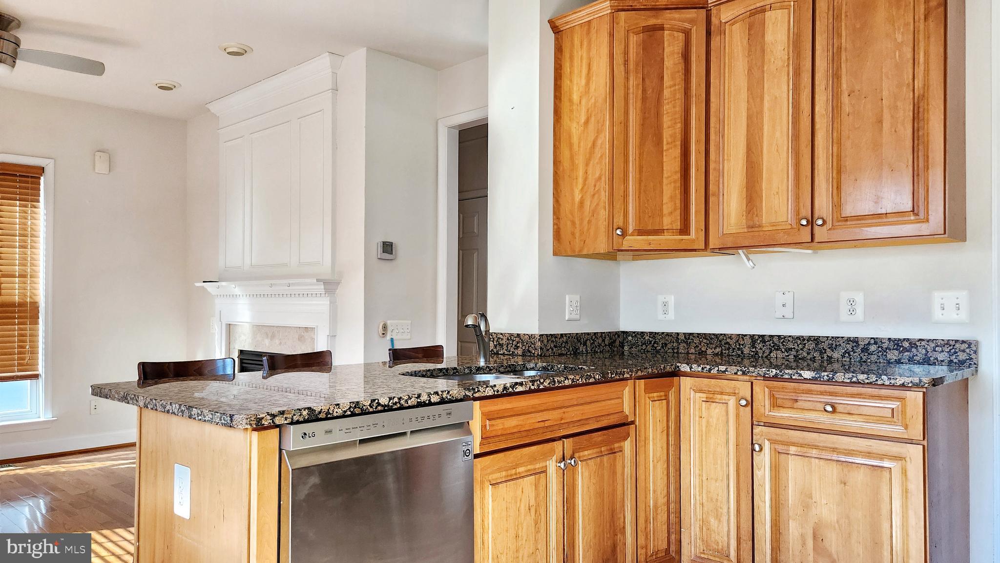 LAUREL RIDGE CROSSING - Residential Lease