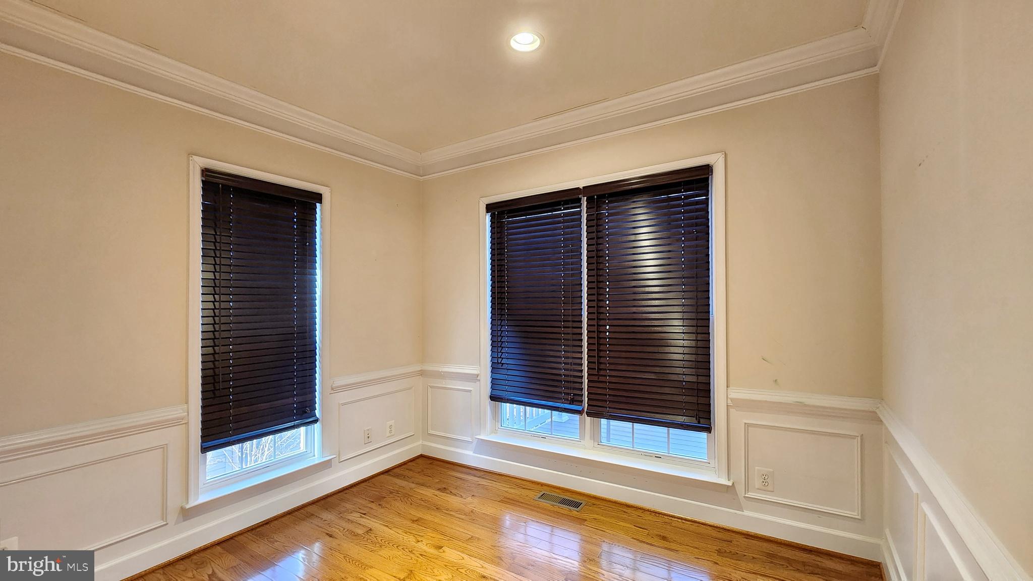 LAUREL RIDGE CROSSING - Residential Lease