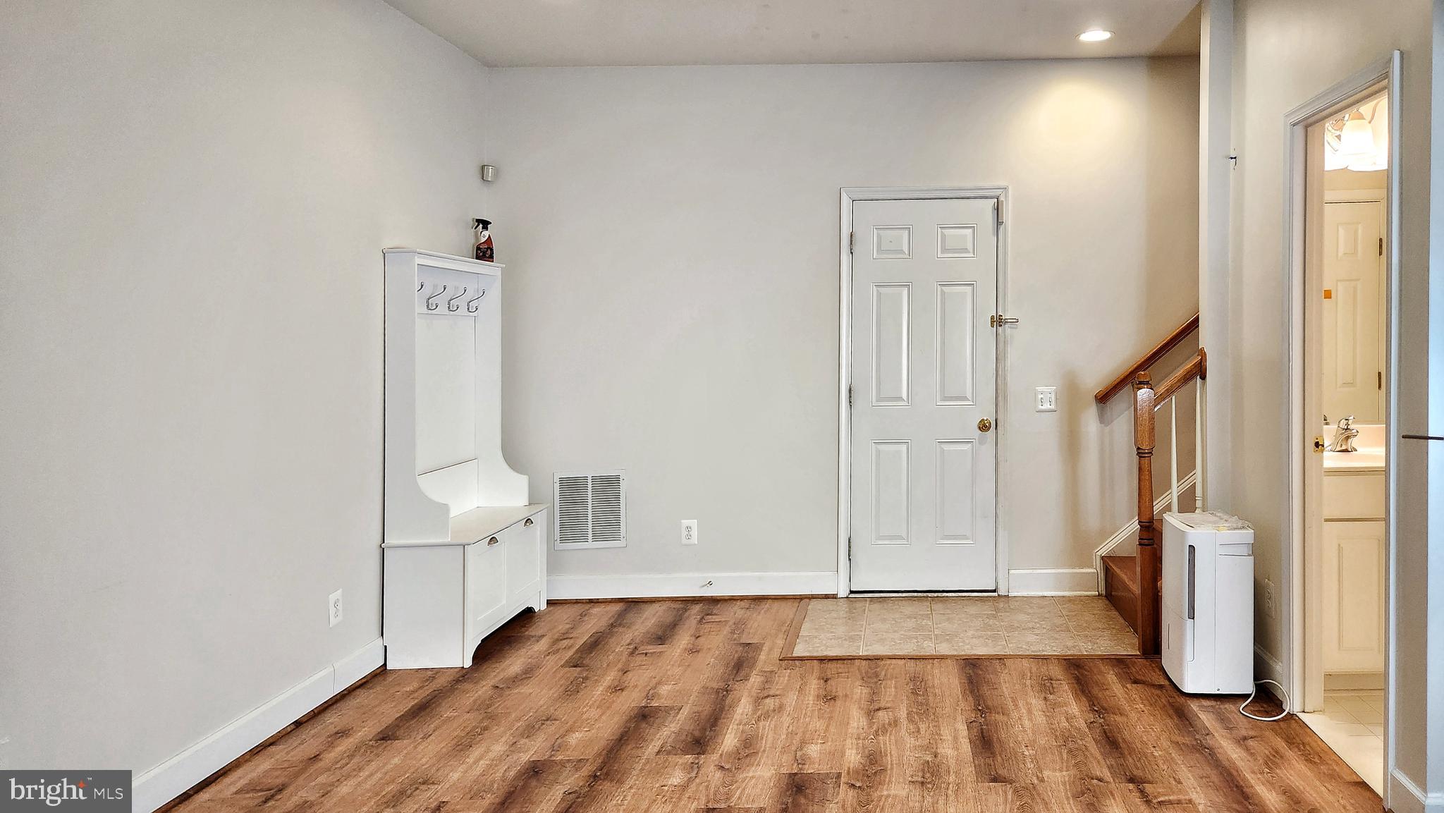 LAUREL RIDGE CROSSING - Residential Lease