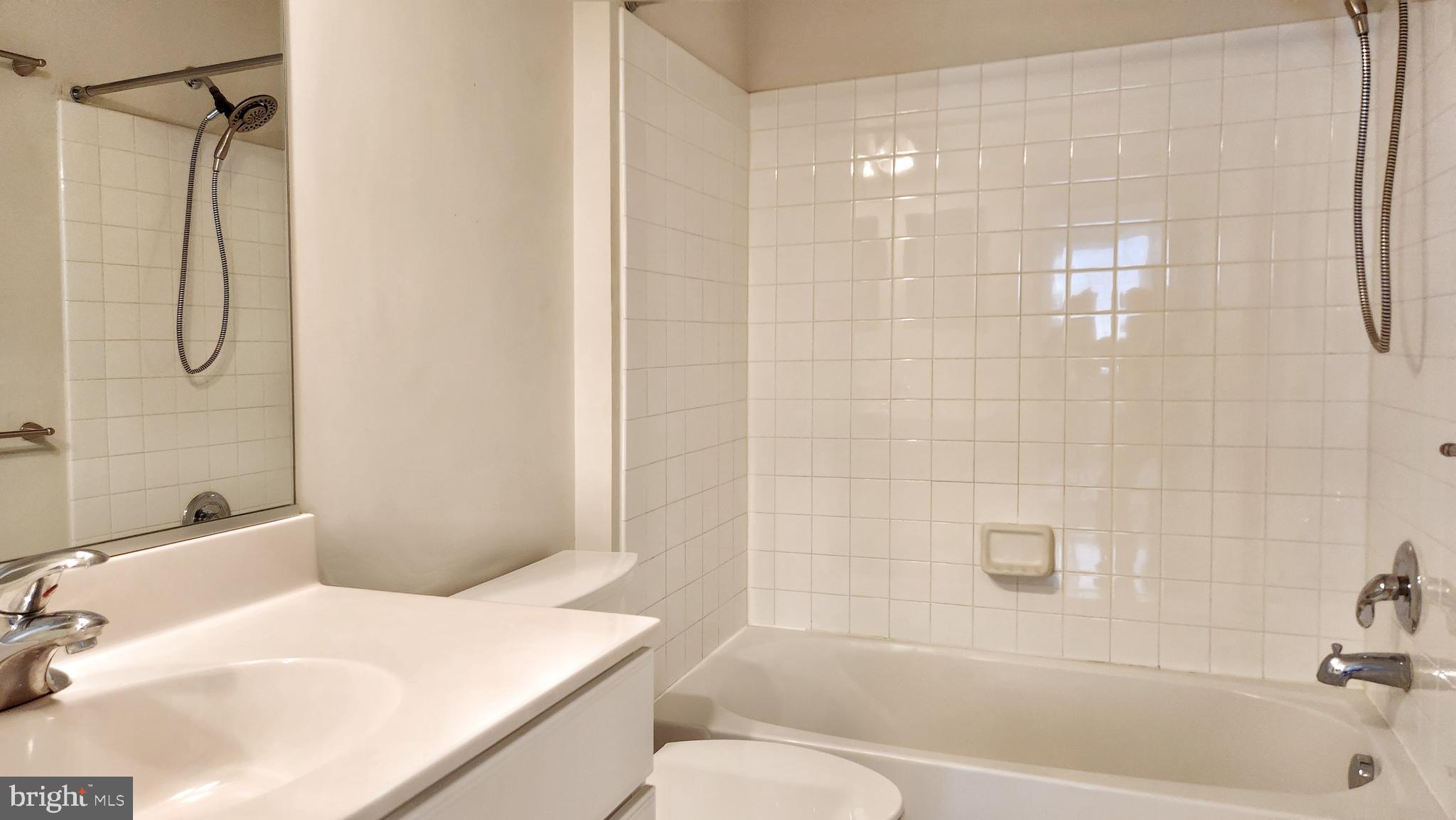 LAUREL RIDGE CROSSING - Residential Lease