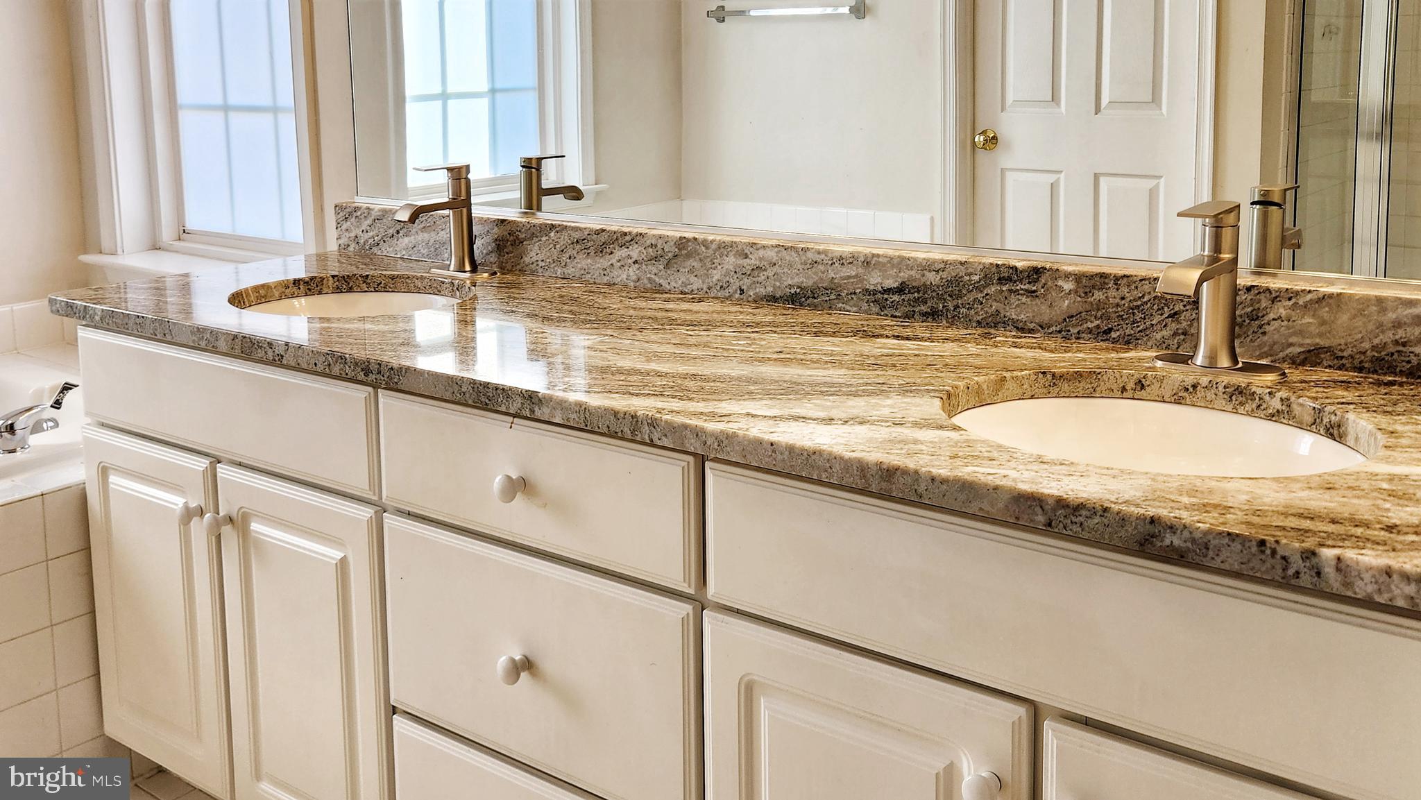 LAUREL RIDGE CROSSING - Residential Lease