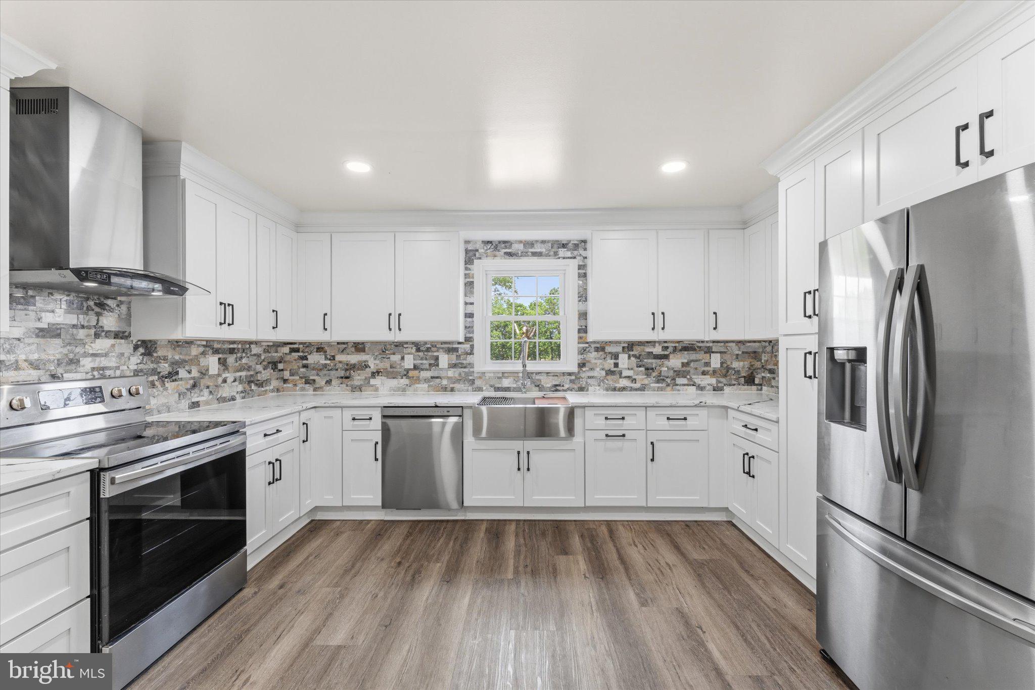 HICKORY GROVE - Residential