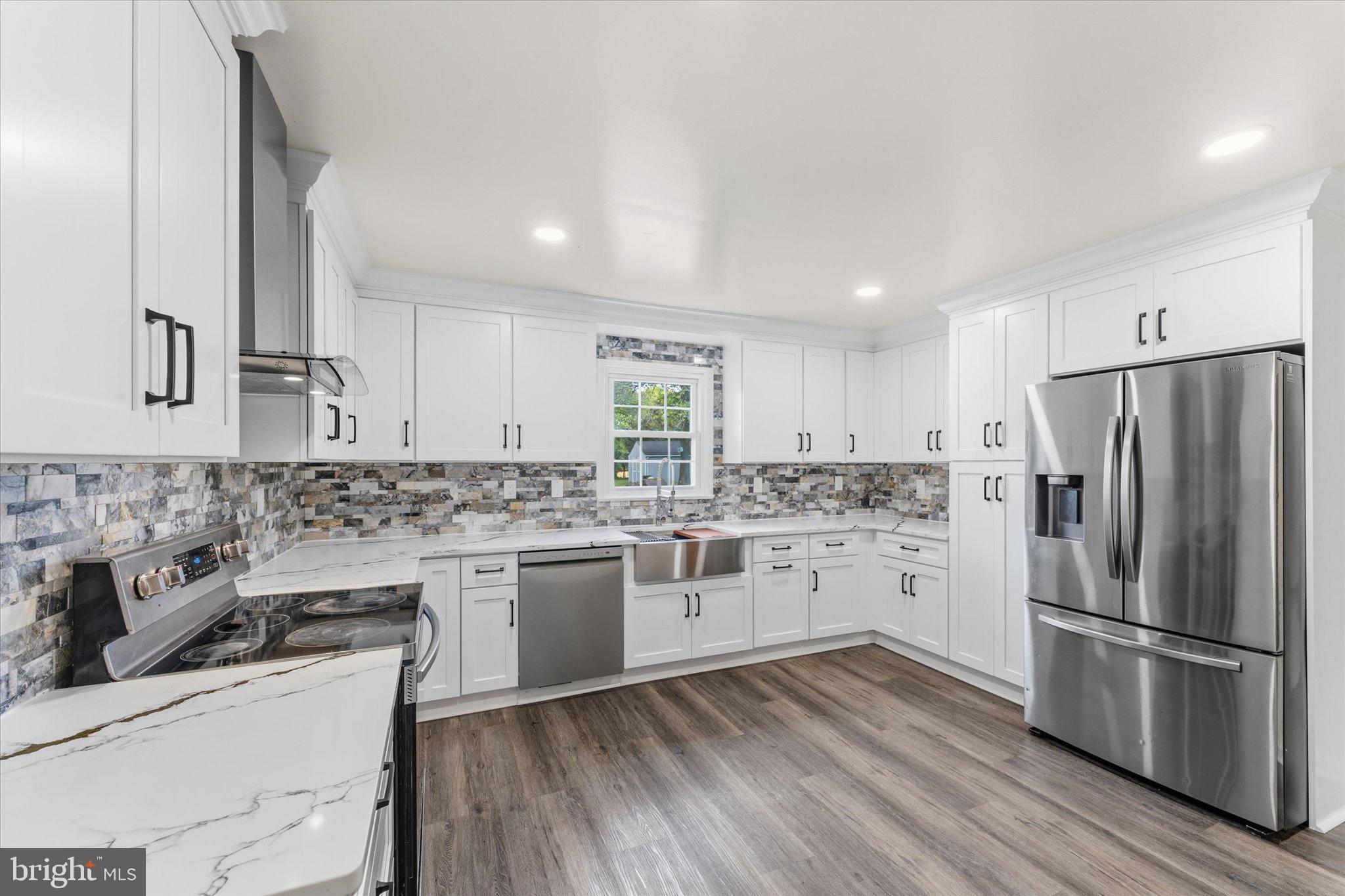 HICKORY GROVE - Residential