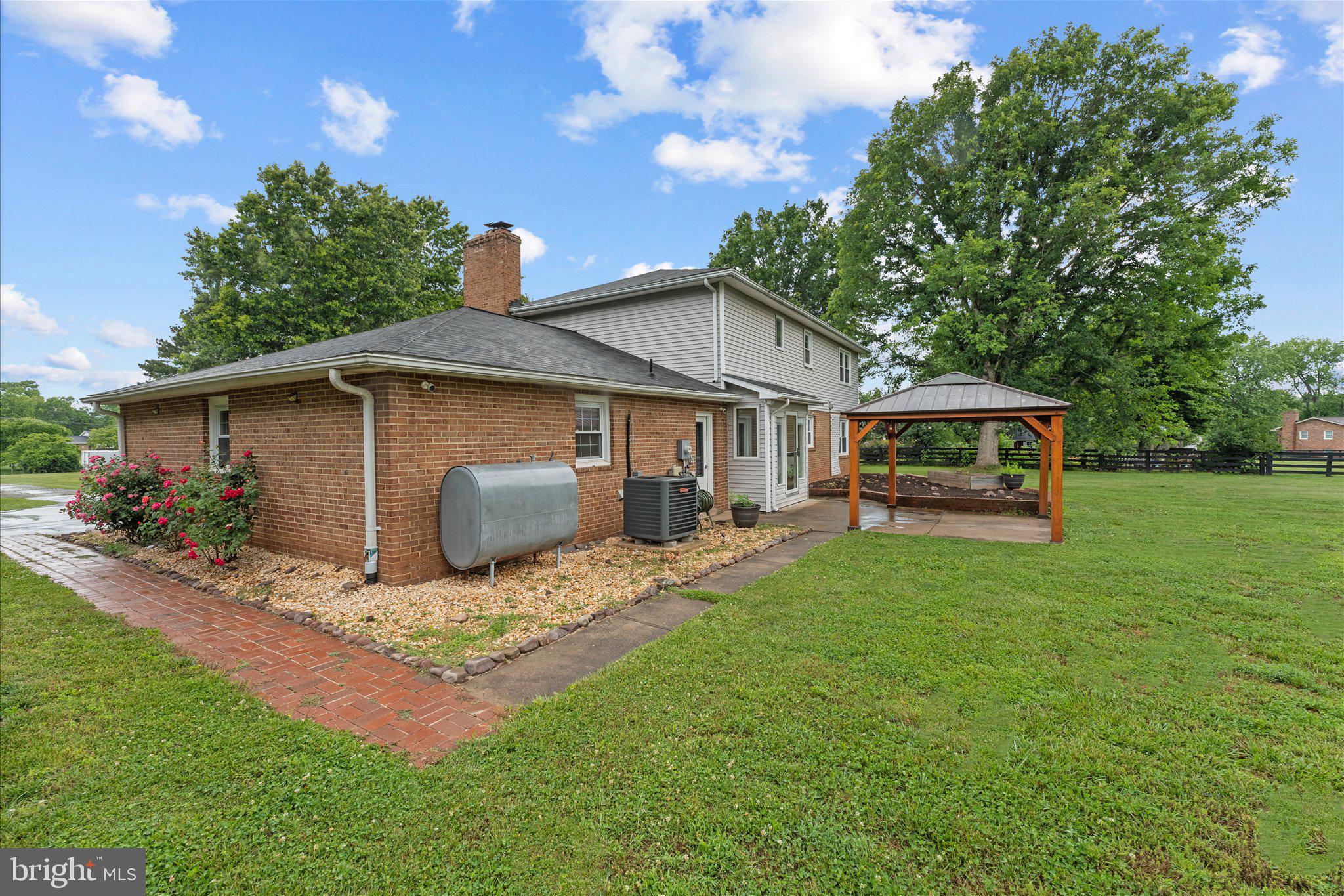HICKORY GROVE - Residential