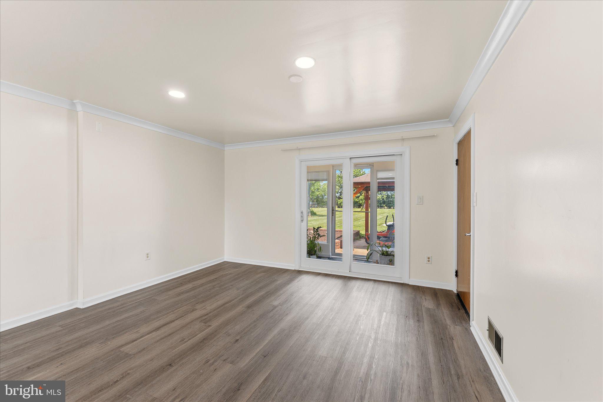 HICKORY GROVE - Residential