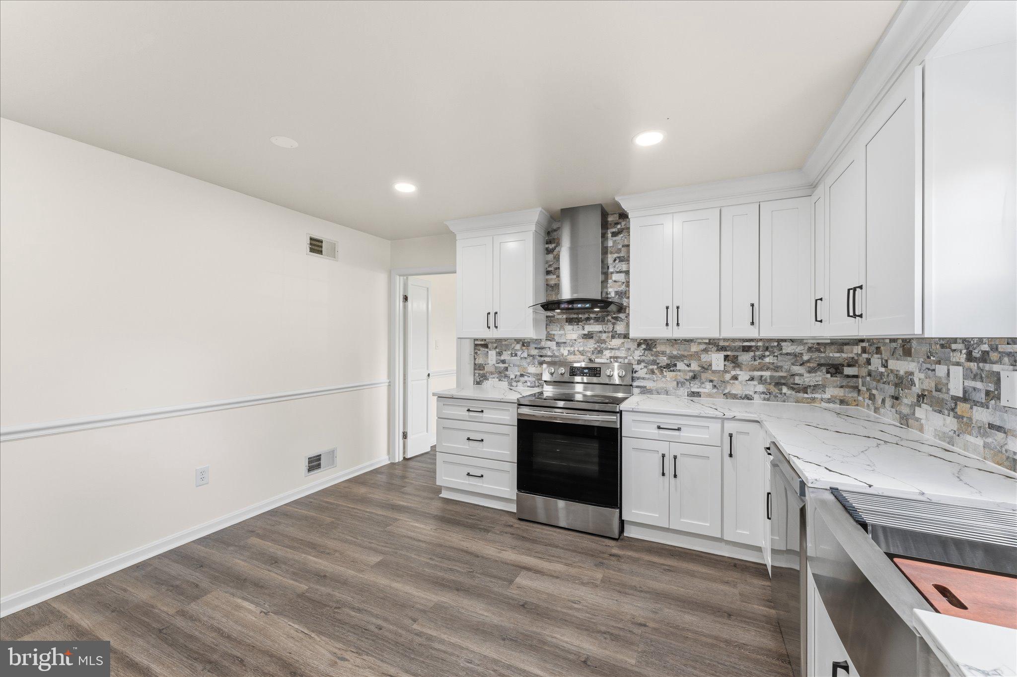 HICKORY GROVE - Residential