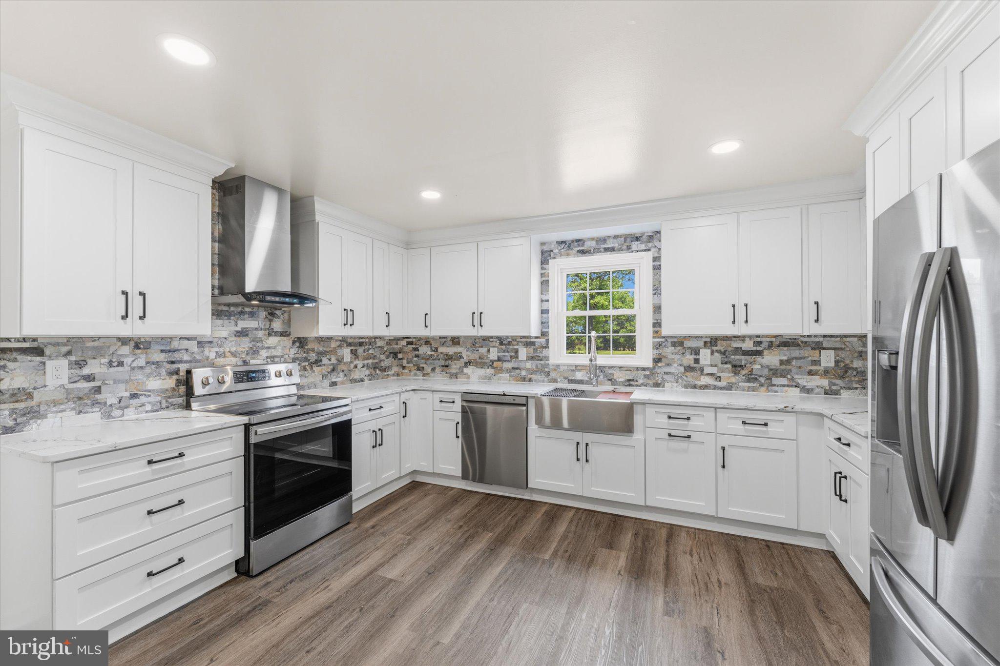 HICKORY GROVE - Residential
