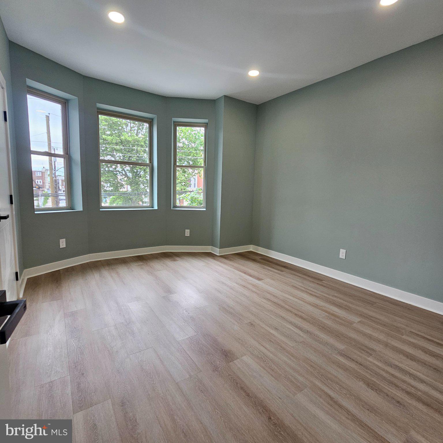 LOGAN - Residential