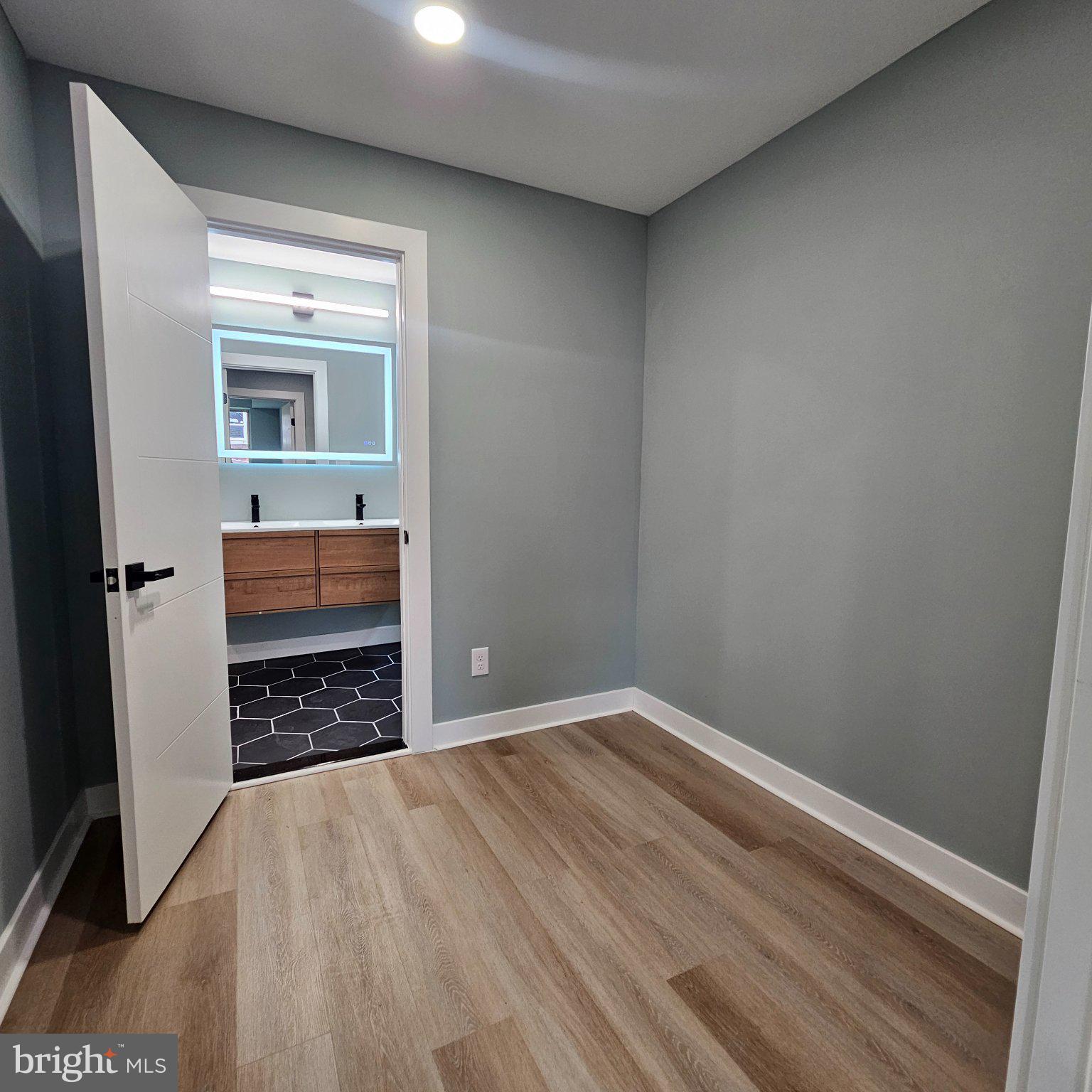 LOGAN - Residential
