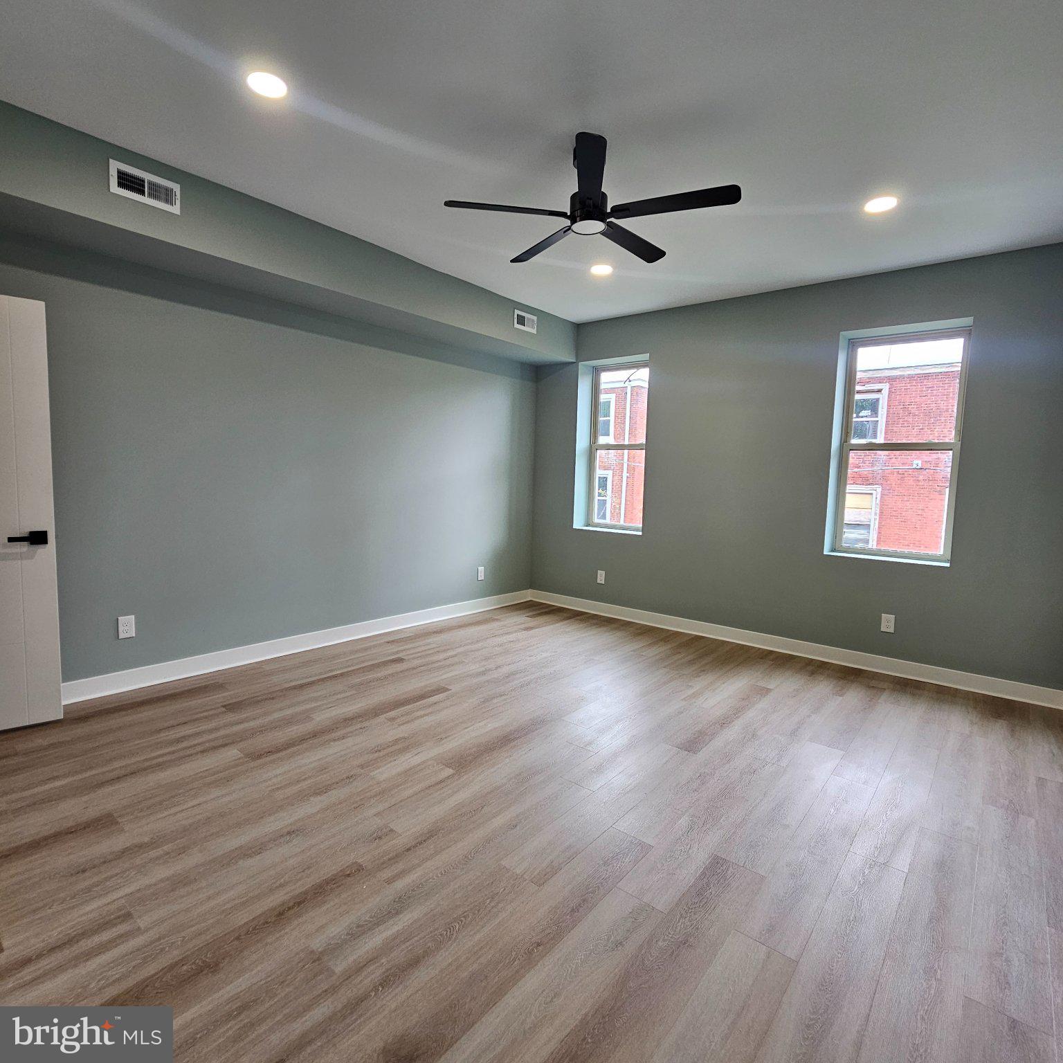 LOGAN - Residential