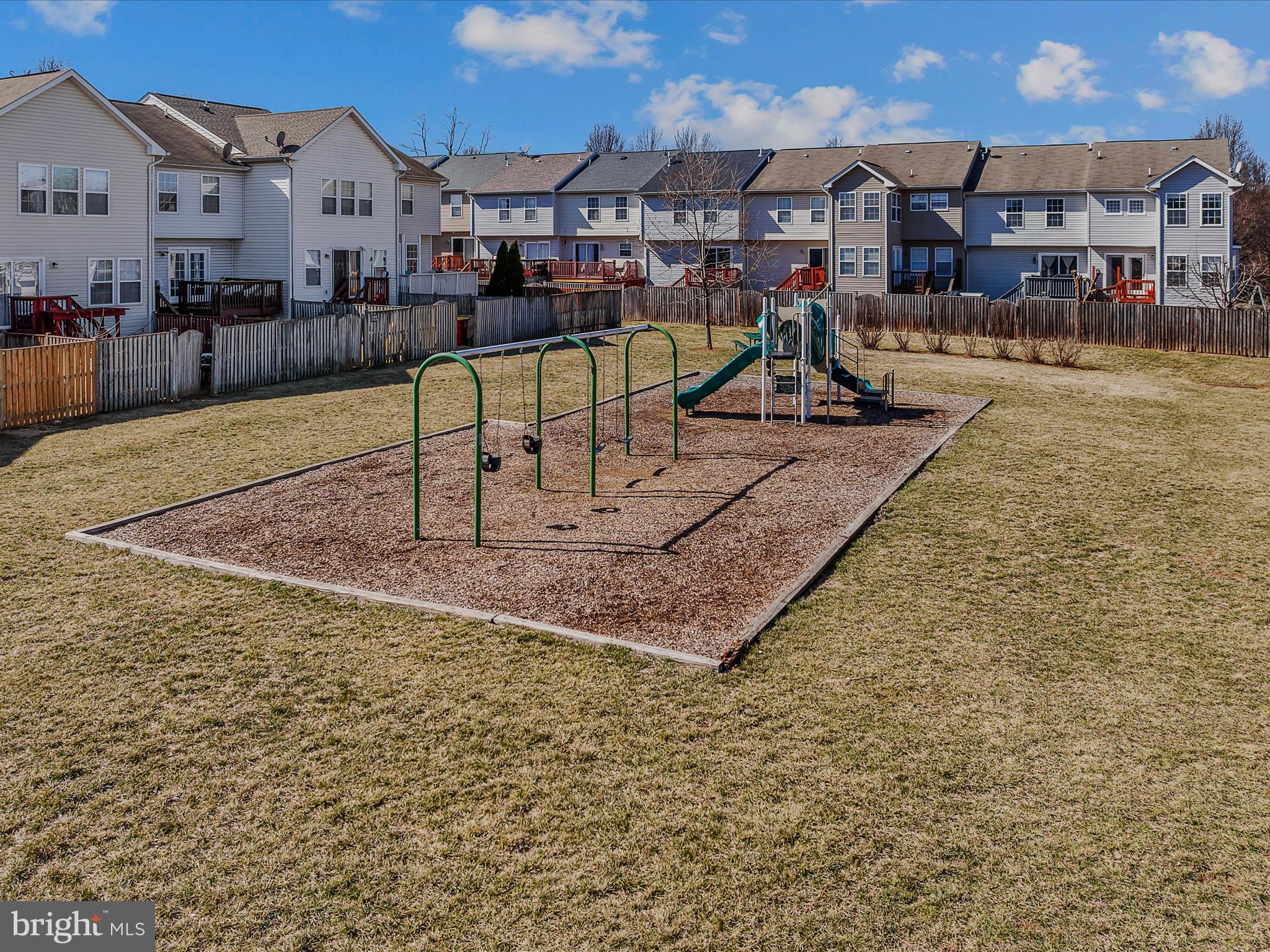COUNTY GREEN - Residential