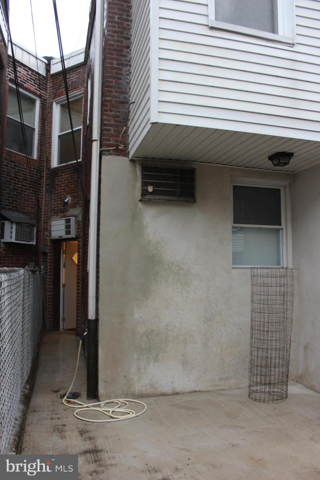 LOWER MOYAMENSING - Residential Lease