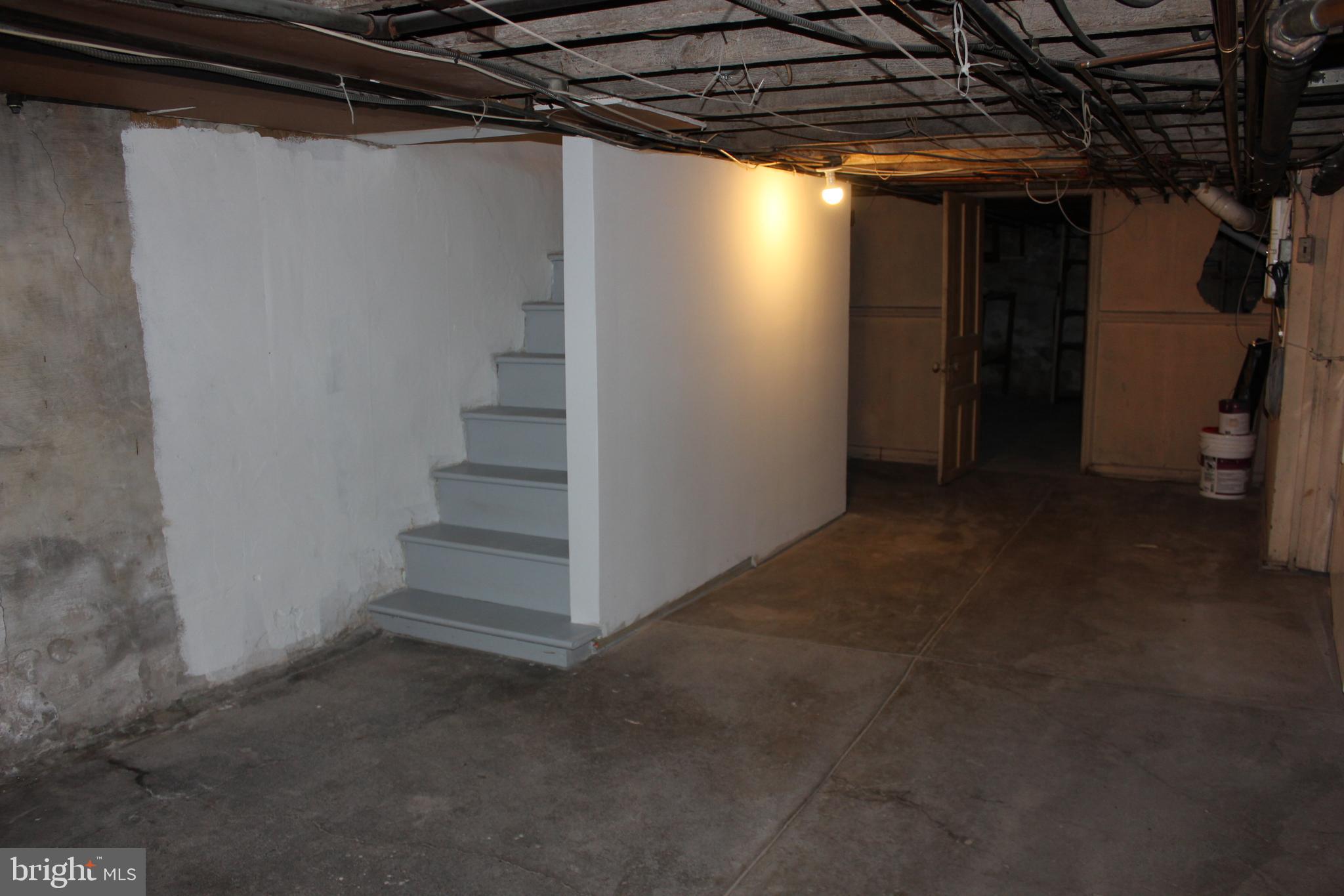 LOWER MOYAMENSING - Residential Lease