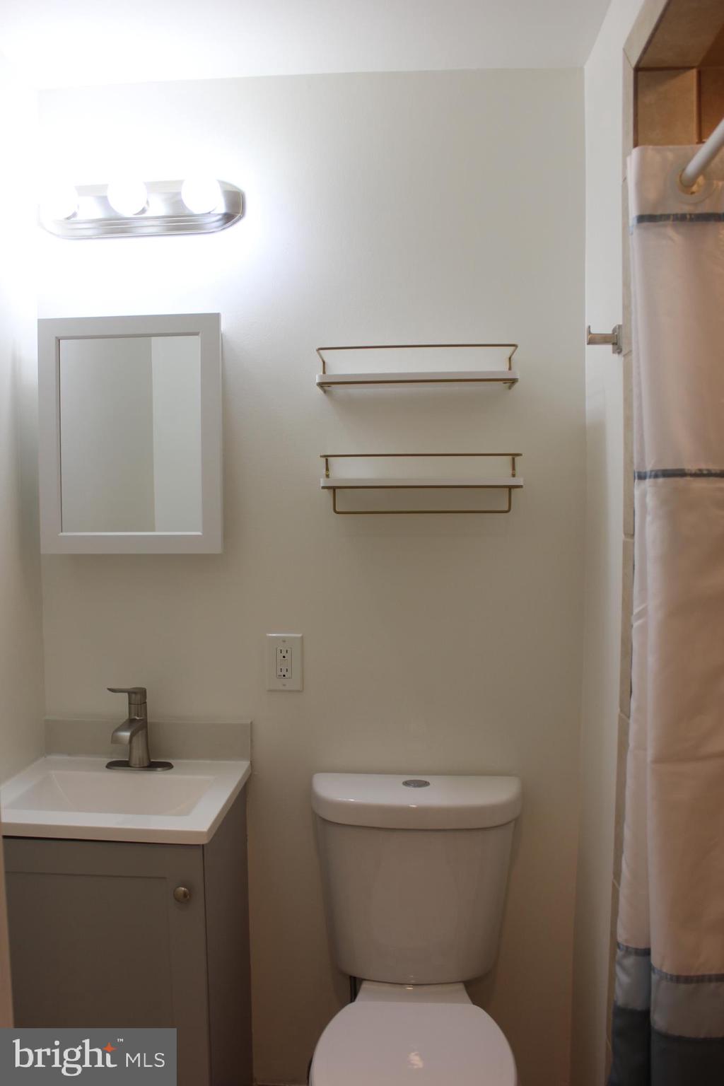 LOWER MOYAMENSING - Residential Lease