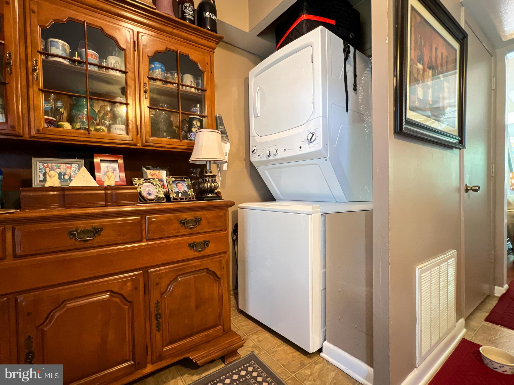 SUSSEX SQUARE CONDO - Residential