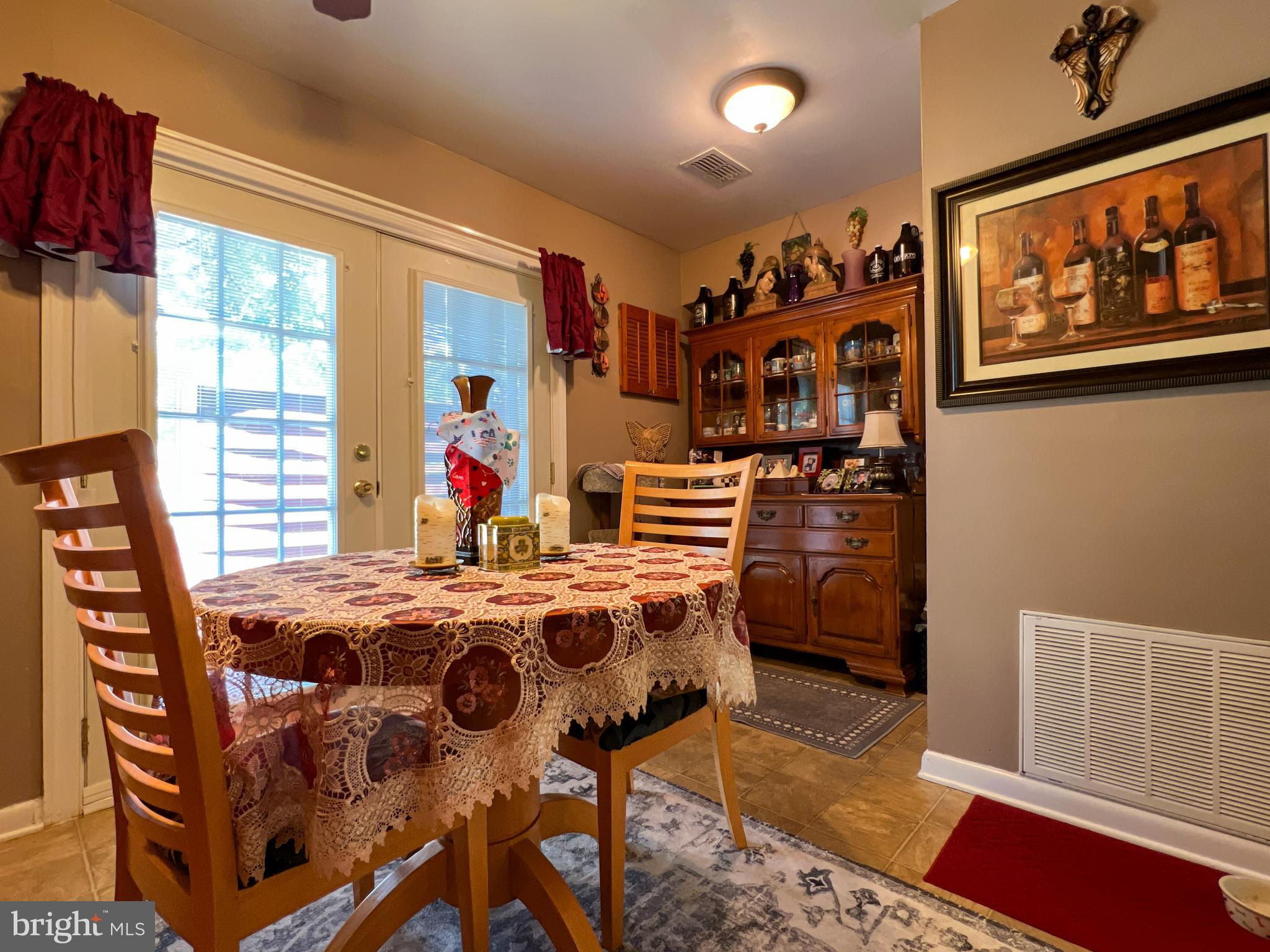 SUSSEX SQUARE CONDO - Residential