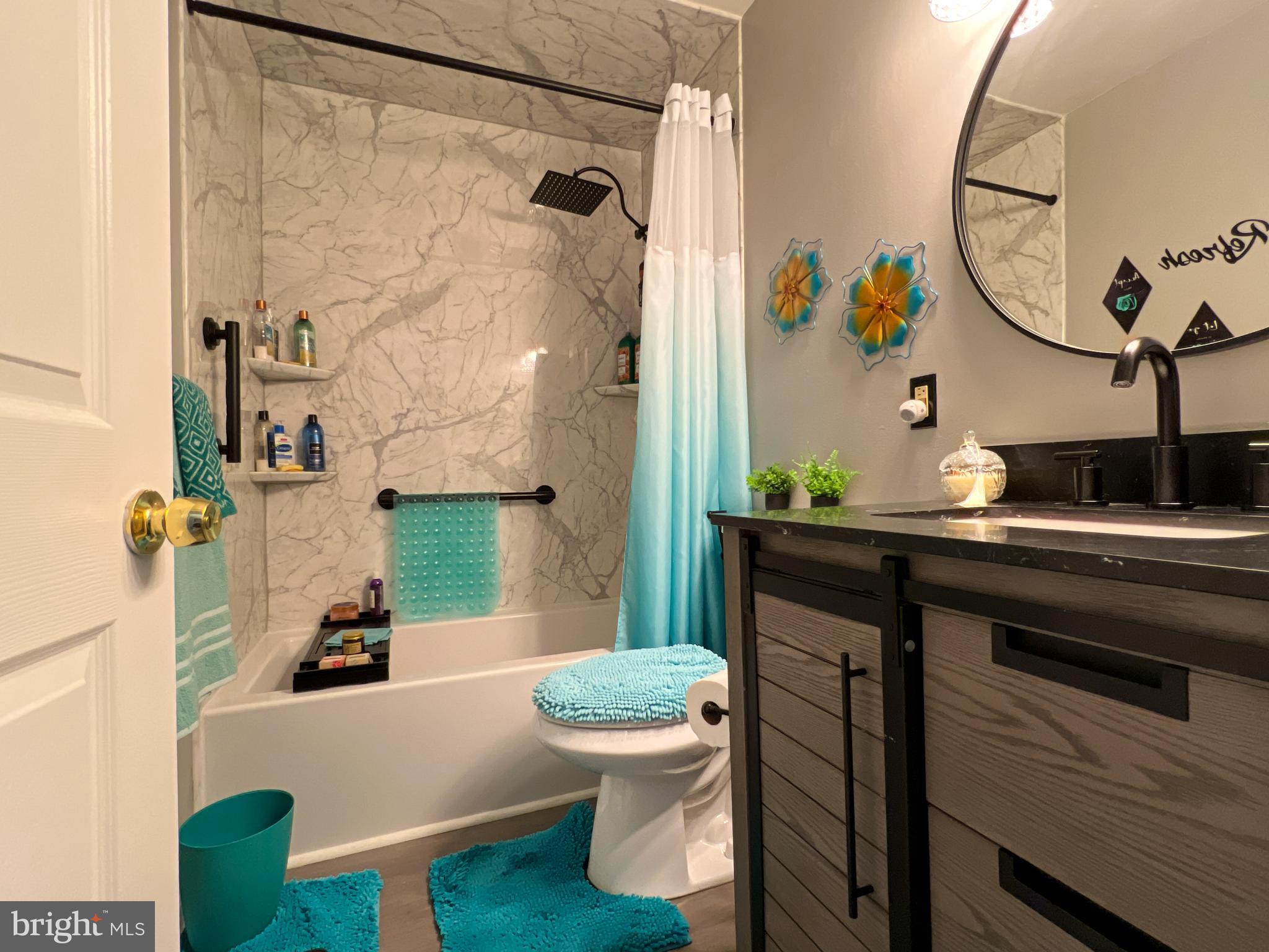 SUSSEX SQUARE CONDO - Residential