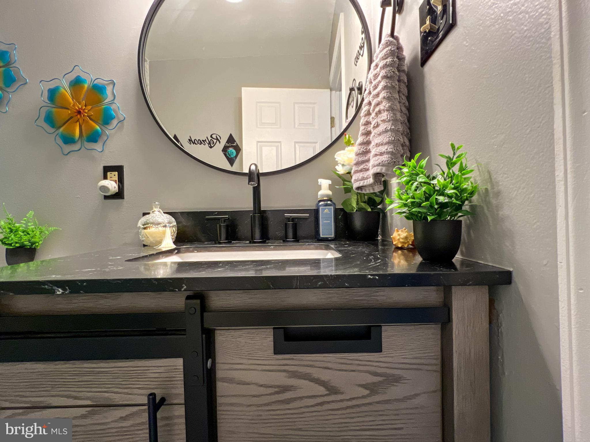 SUSSEX SQUARE CONDO - Residential