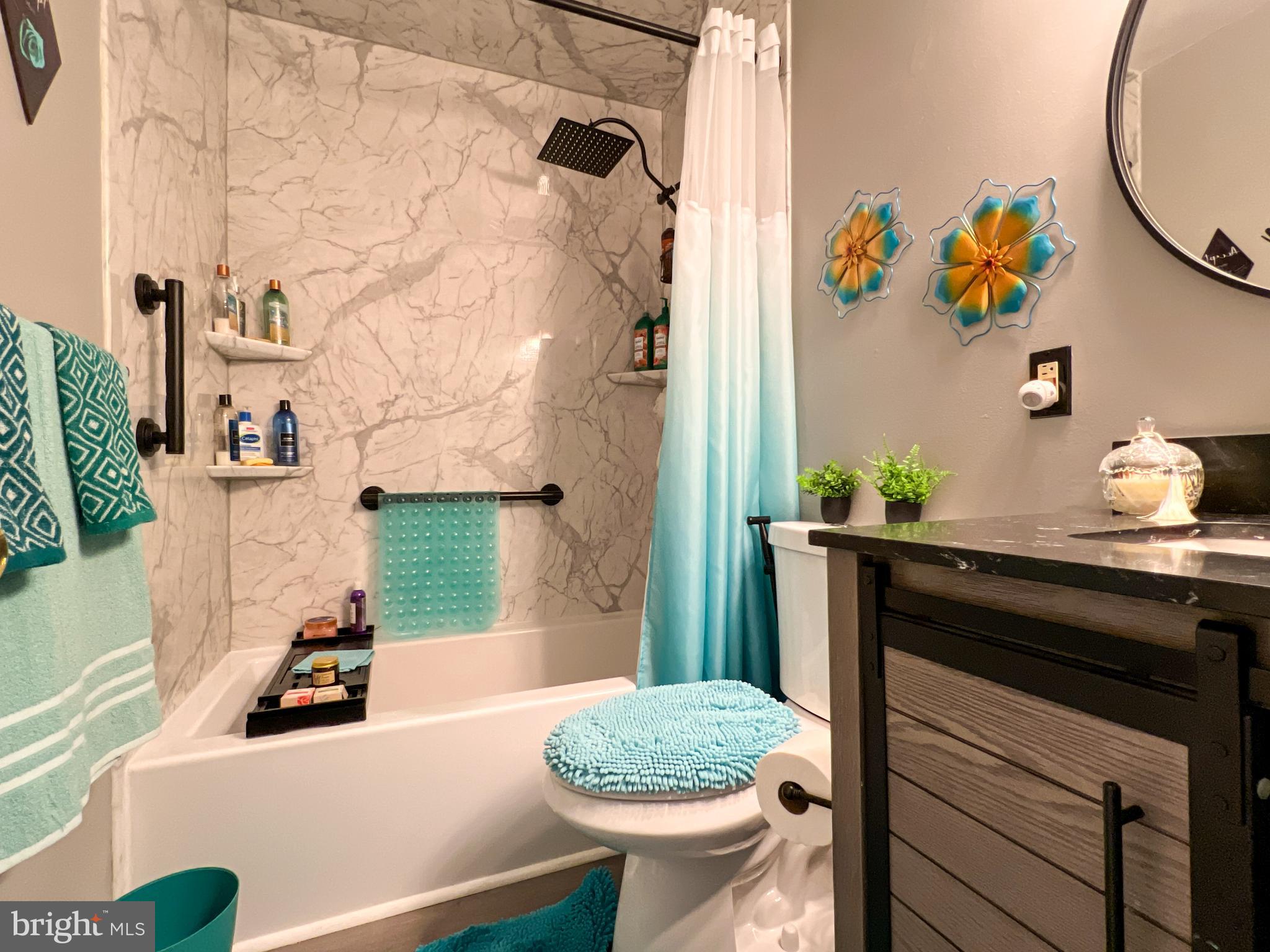 SUSSEX SQUARE CONDO - Residential