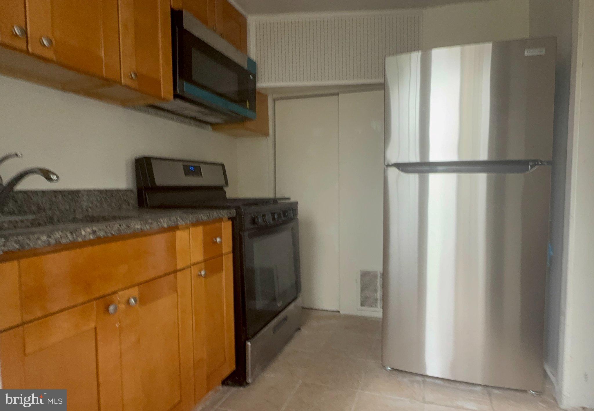 IVERSON SQUARE CONDOMINIUM - Residential