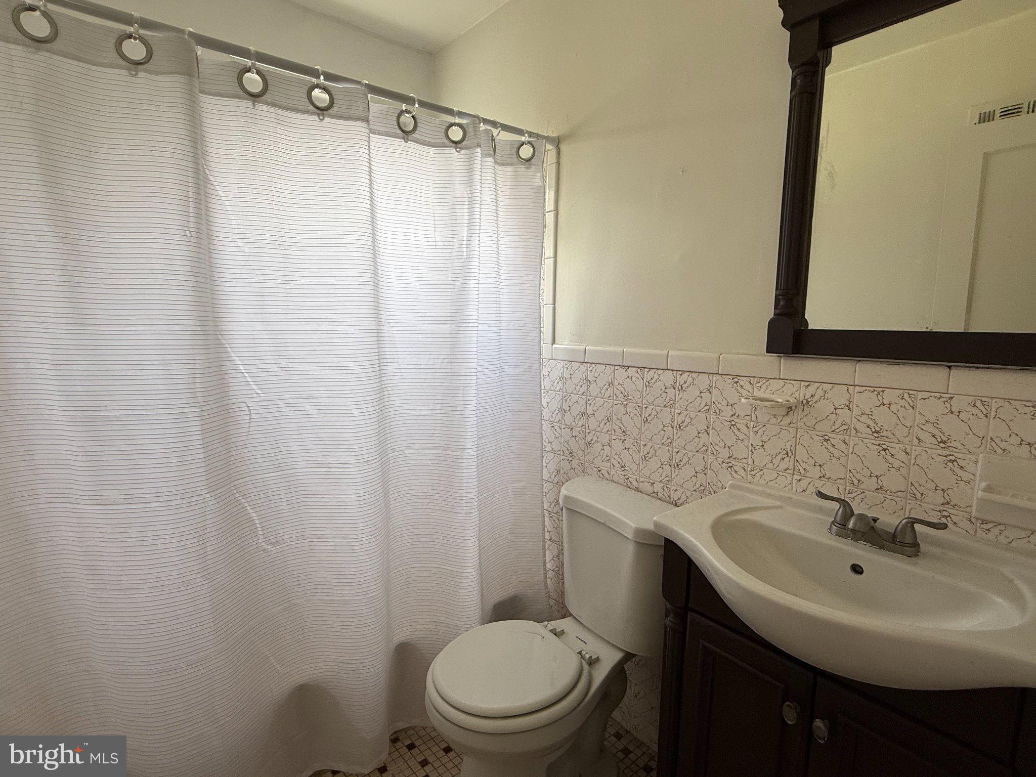 IVERSON SQUARE CONDOMINIUM - Residential