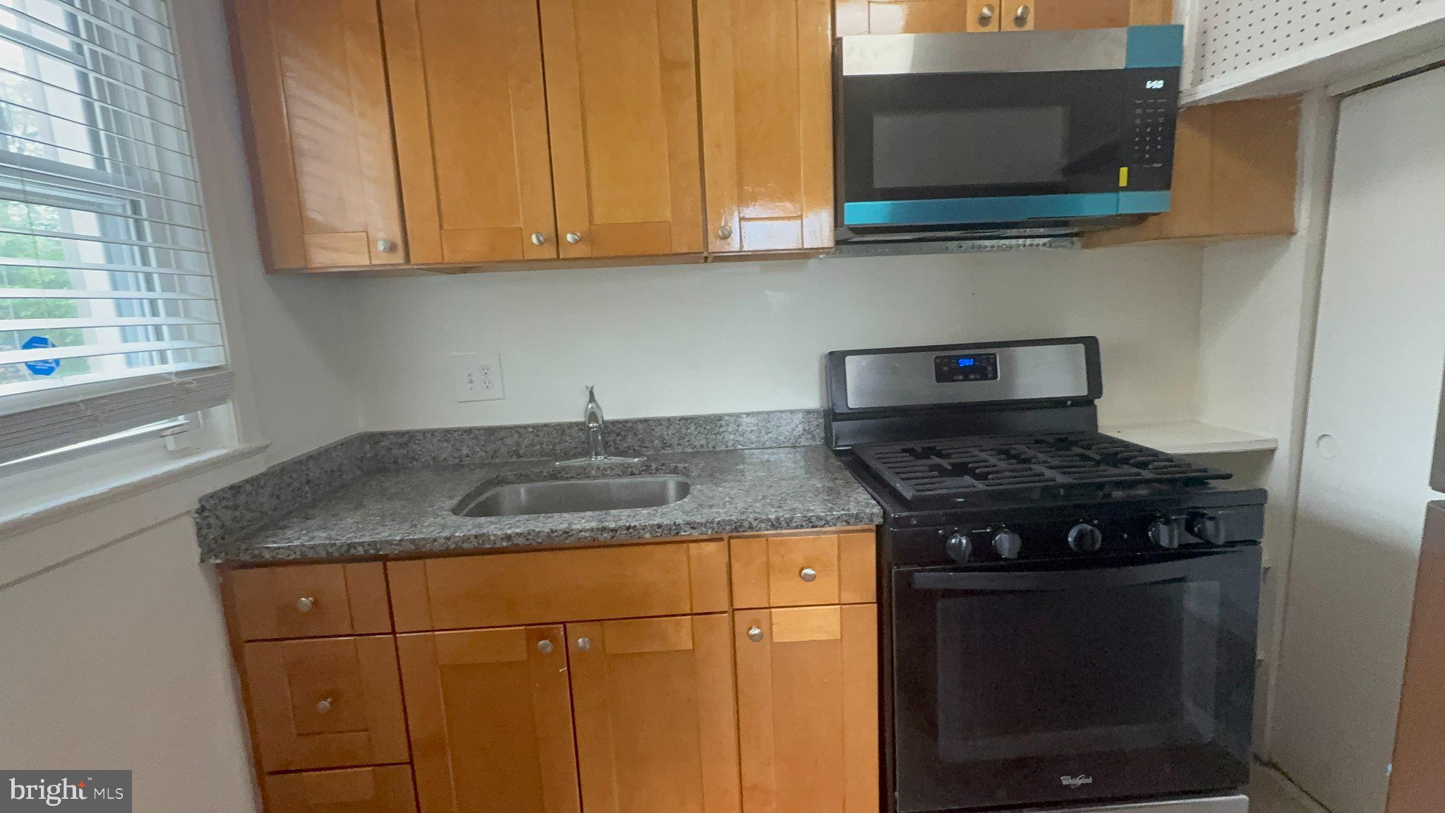 IVERSON SQUARE CONDOMINIUM - Residential