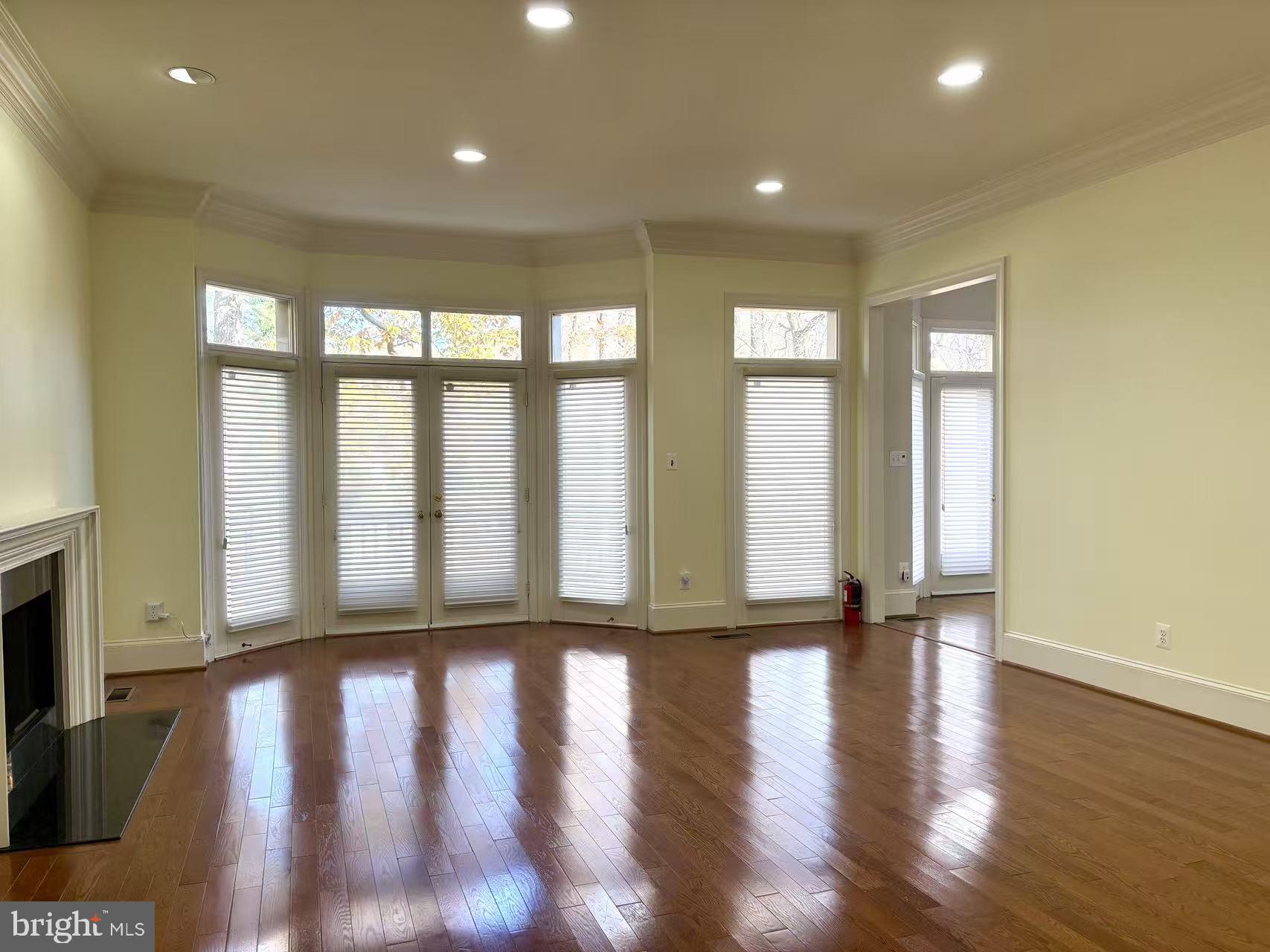 POTOMAC CREST - Residential