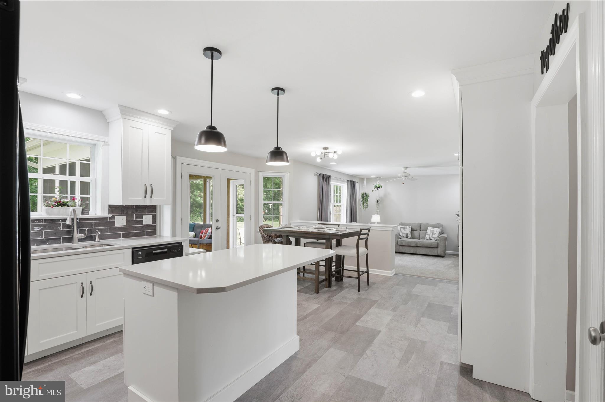 SUNSET GARDENS - Residential