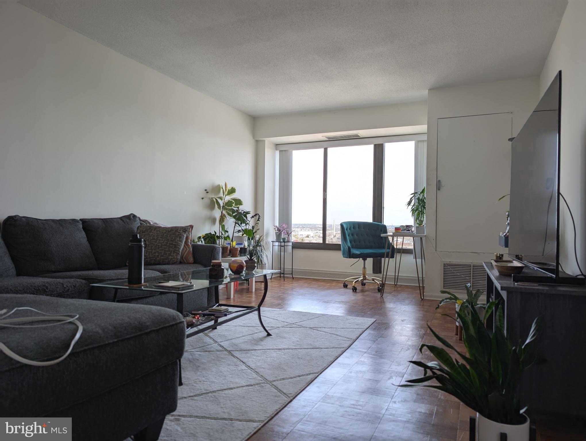 FAIRMOUNT - Residential Lease