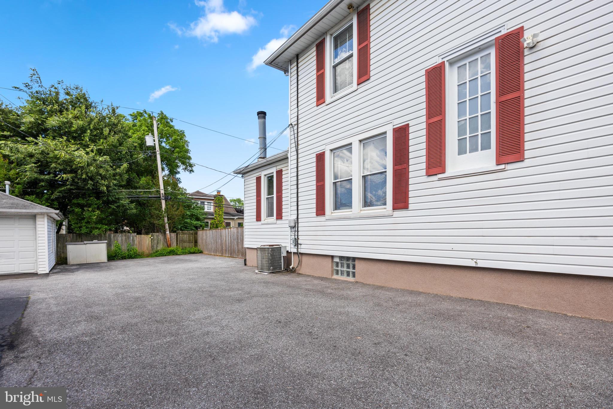 STONELEIGH - Residential