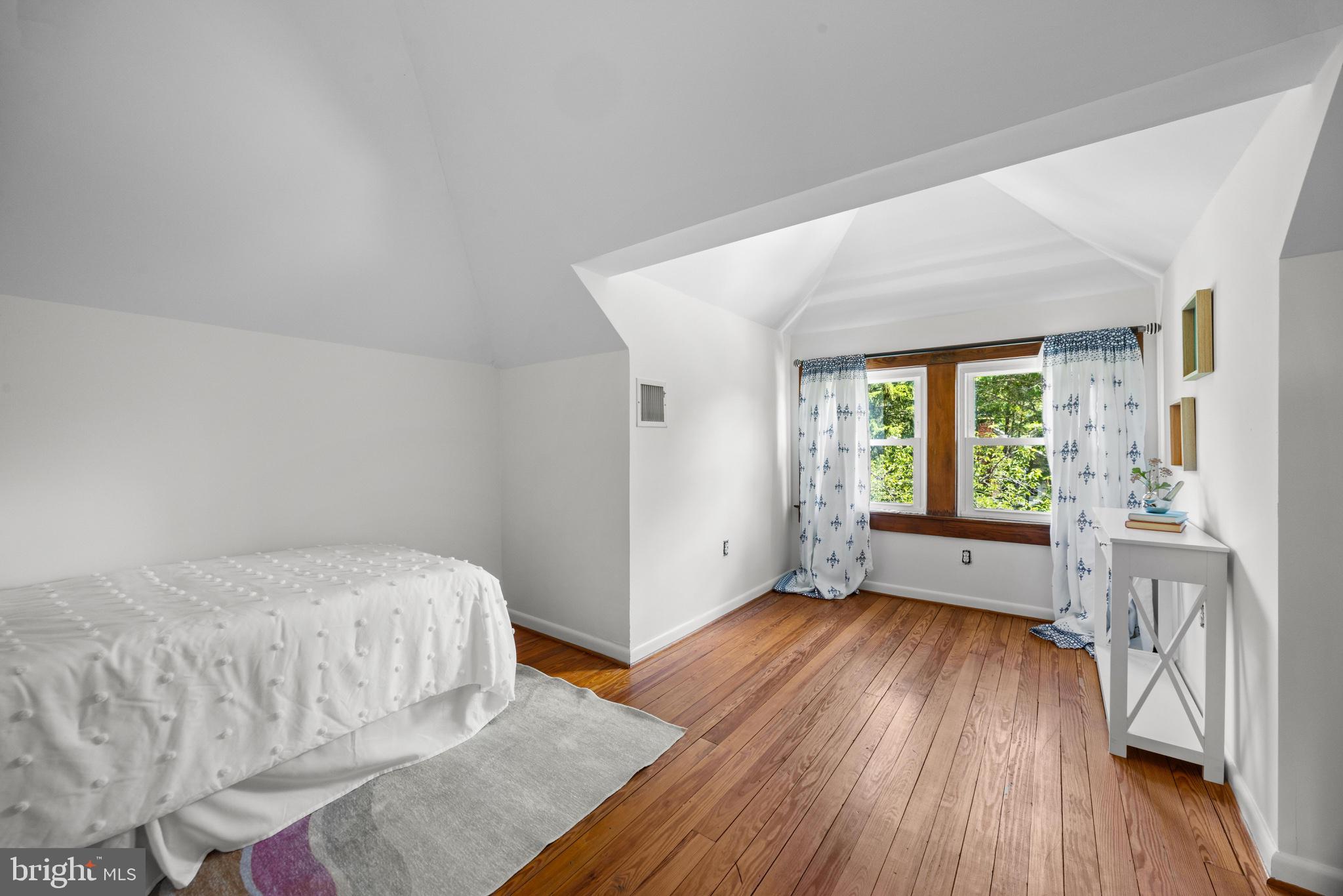 STONELEIGH - Residential