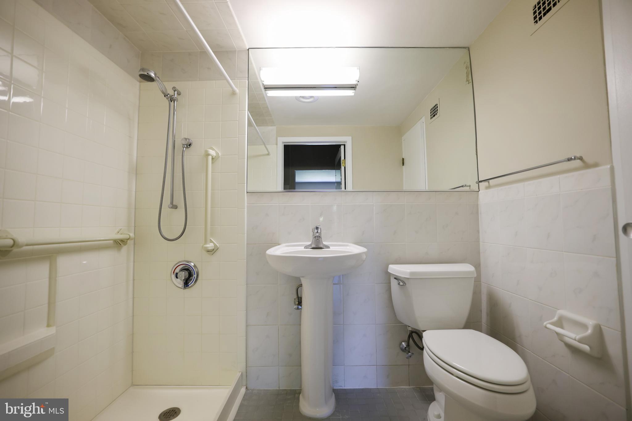 ELKINS PARK HOUSE - Residential