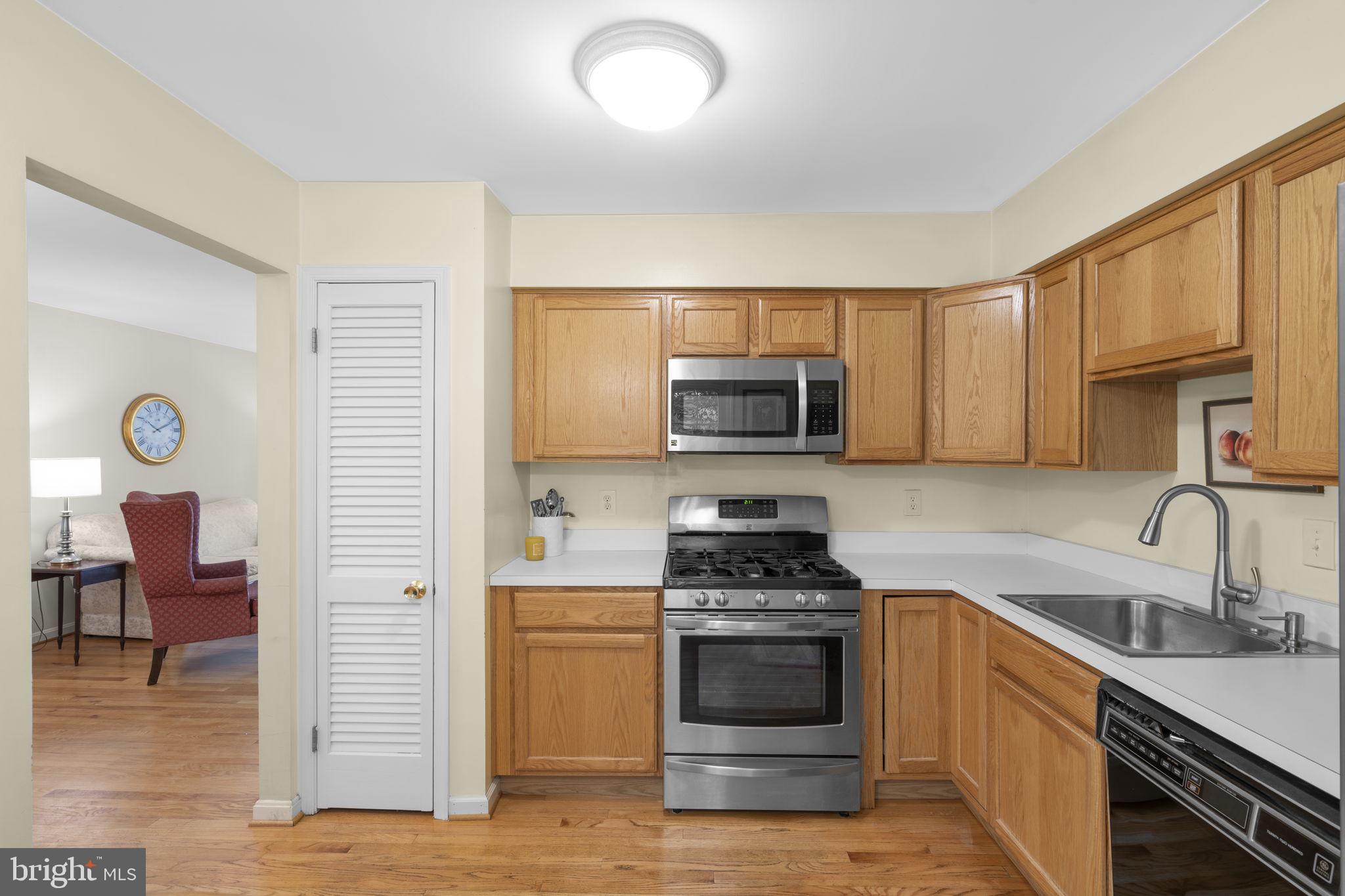 BROOKVILLE KNOLLS - Residential