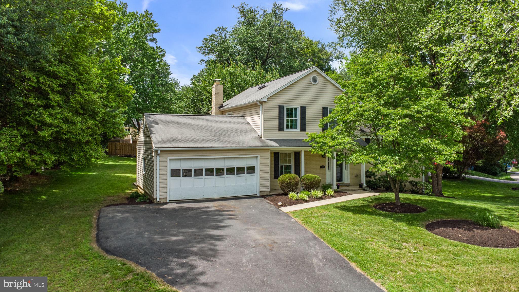 BROOKVILLE KNOLLS - Residential