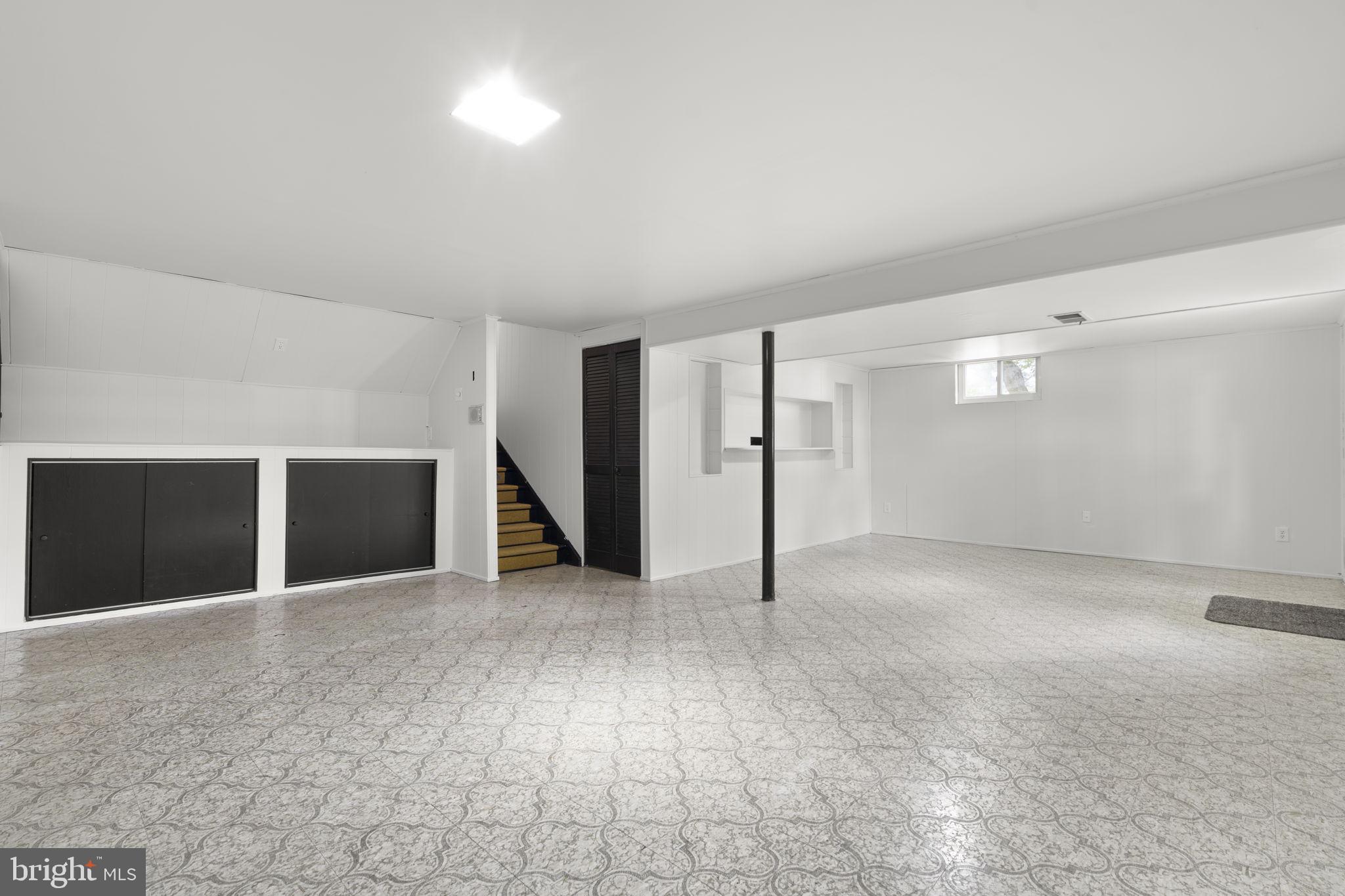 BROOKVILLE KNOLLS - Residential