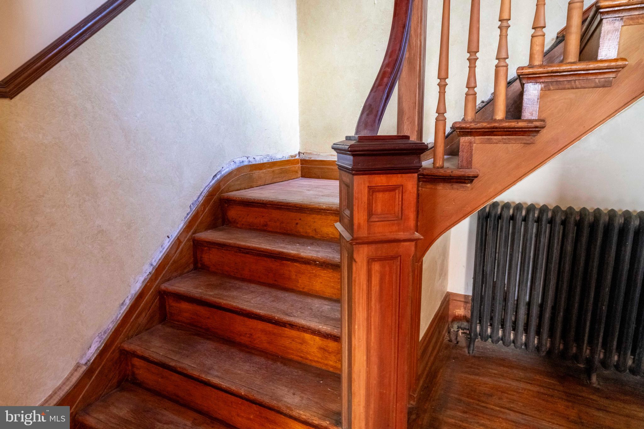 FAIRMOUNT - Commercial Sale