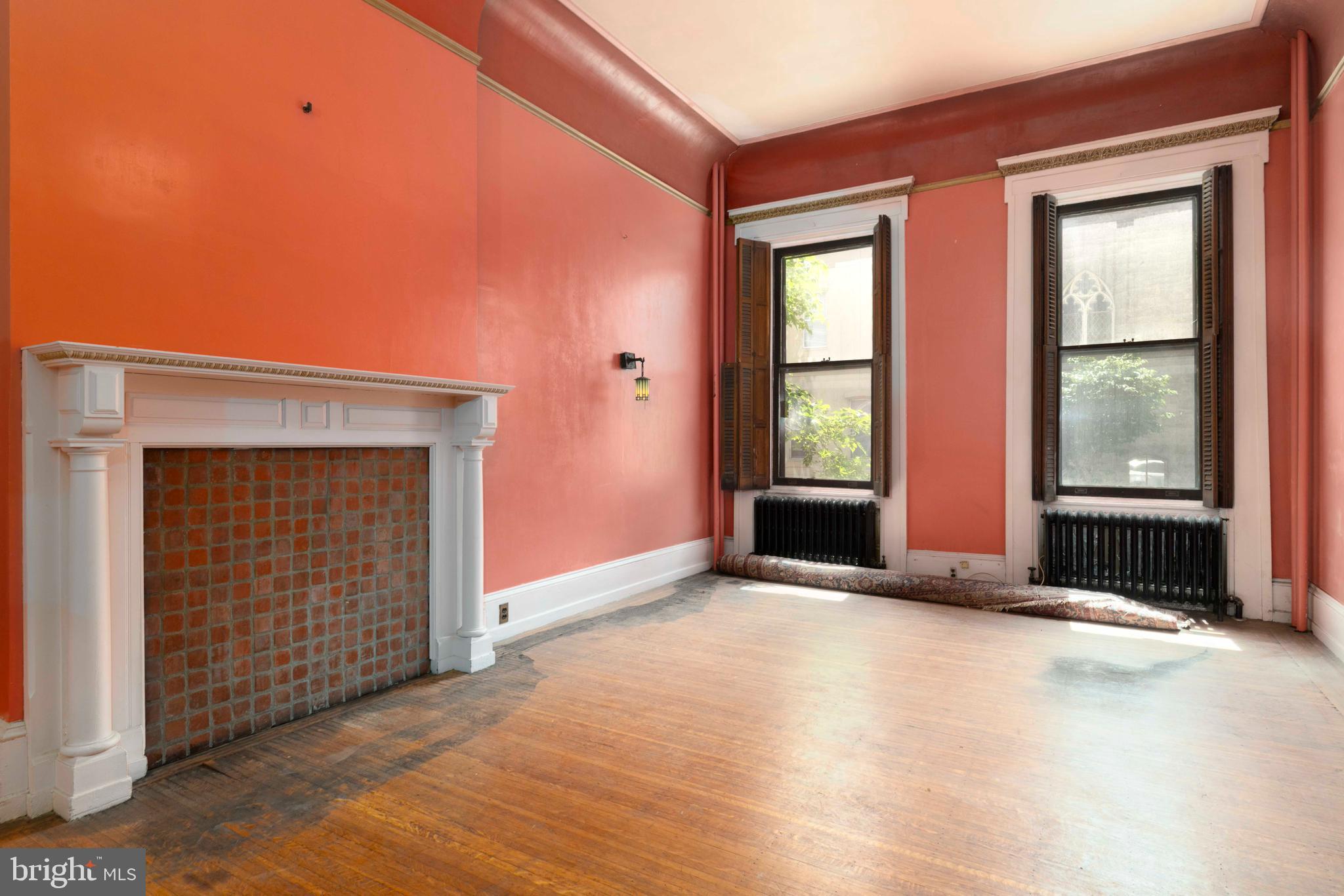 FAIRMOUNT - Commercial Sale