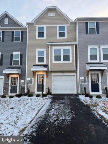 Welcome to this brand-new 2025 townhome in the sought-after South Brook community in Inwood. This St. Peter model is one of the largest floorplans offered, with 2,280 square feet, 4 bedrooms, 3.5 baths, and a 1-car front-entry garage—designed for comfortable, modern living.
Blinds and washer and dryer are already installed, making this home truly move-in ready. The exterior features great deck, backing to trees for privacy, along with a private driveway and nearby guest parking. Enhanced insulation and advanced framing provide energy efficiency and year-round comfort. Inside, you’ll find luxury vinyl plank flooring and upgraded carpet throughout.
Available December 13, 2025
The main level offers an open, inviting layout with stainless steel appliances, white shaker cabinets, quartz countertops, a large center island, breakfast nook, and generous pantry storage—perfect for both everyday living and entertaining.
Upstairs, the primary suite includes a walk-in closet and a private en-suite bath with modern finishes. Two additional bedrooms share a full hall bath, and laundry is conveniently located on the upper level.
The finished lower level includes a private bedroom and full bathroom, ideal for guests, a home office, workout space, or rec room.
renter’s insurance is required.