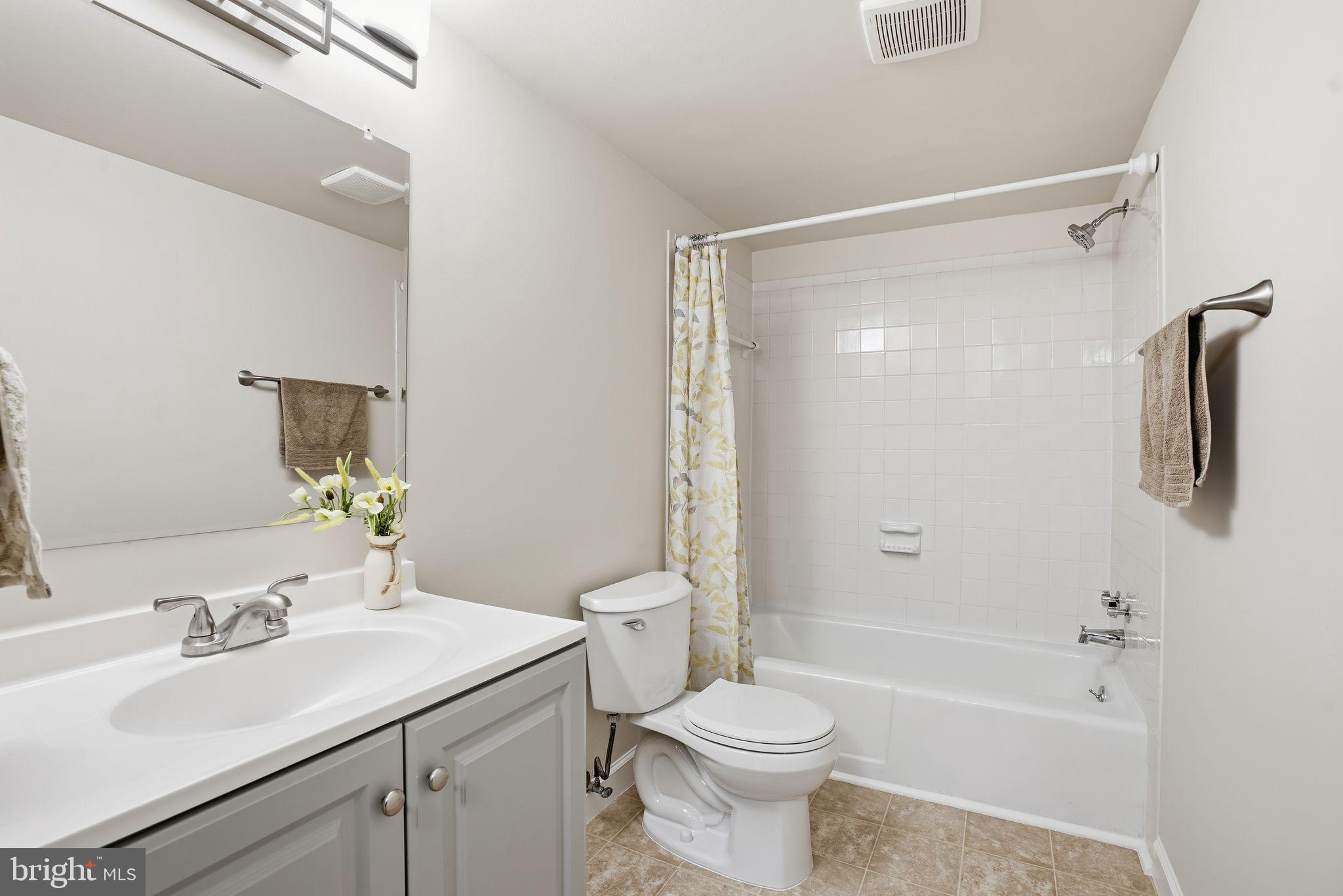 NORTHGATE CONDO - Residential