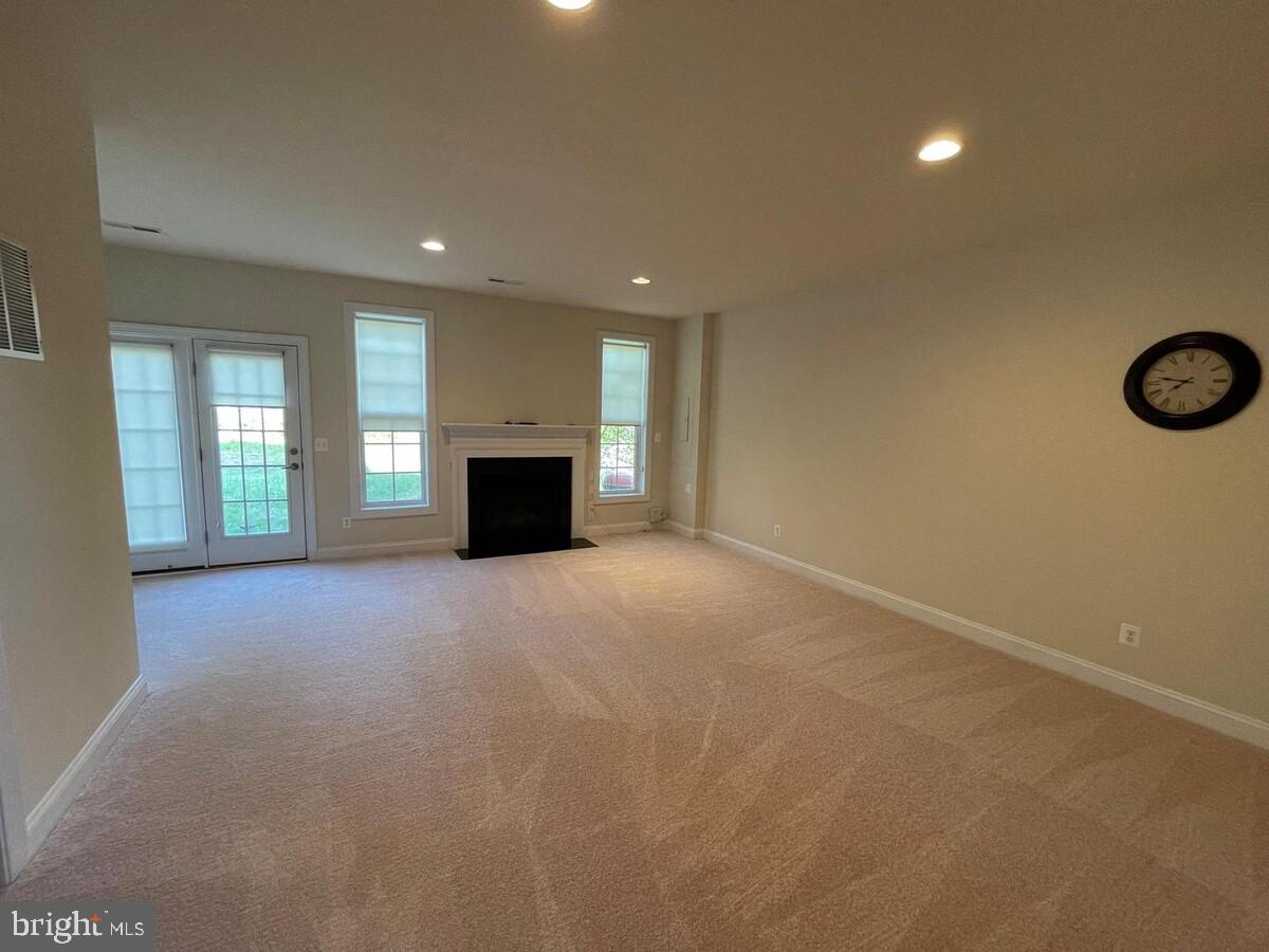 RESERVE AT WAXPOOL - Residential Lease