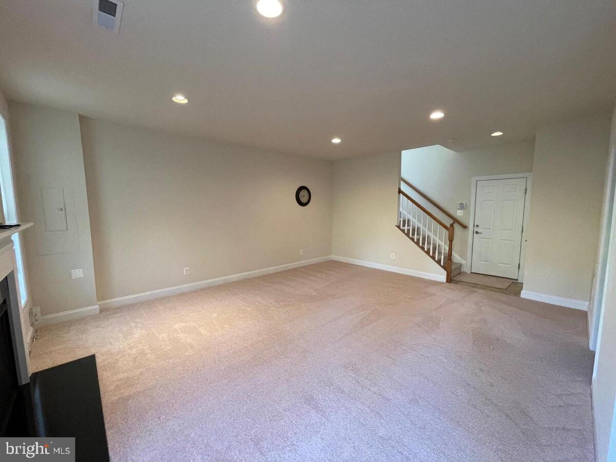 RESERVE AT WAXPOOL - Residential Lease