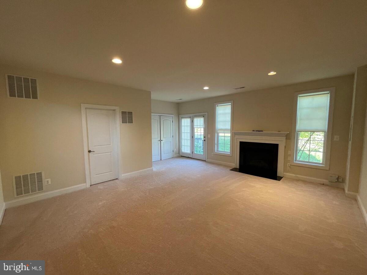 RESERVE AT WAXPOOL - Residential Lease