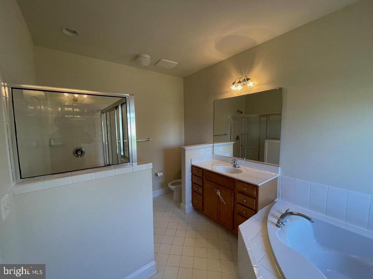 RESERVE AT WAXPOOL - Residential Lease