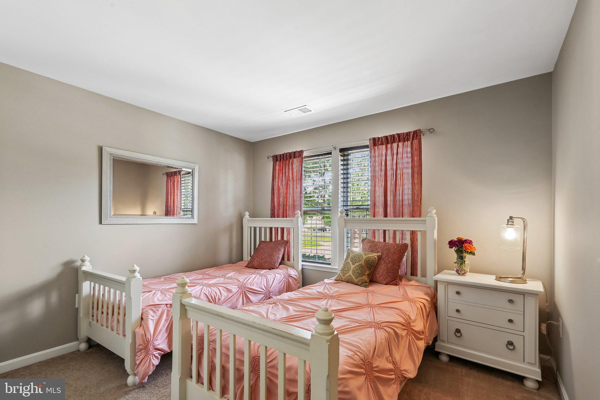 MADISON CRESCENT - Residential