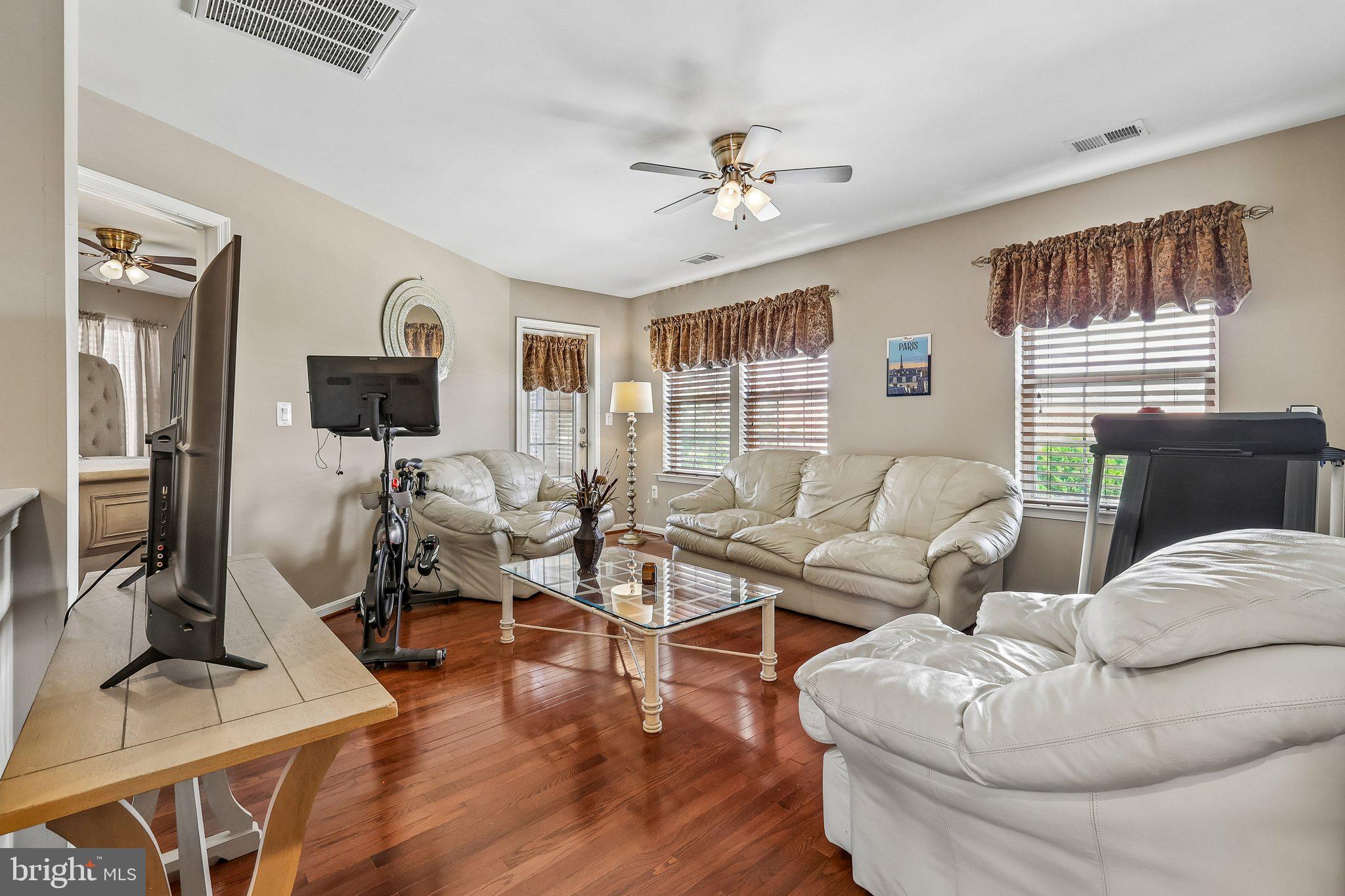 MADISON CRESCENT - Residential