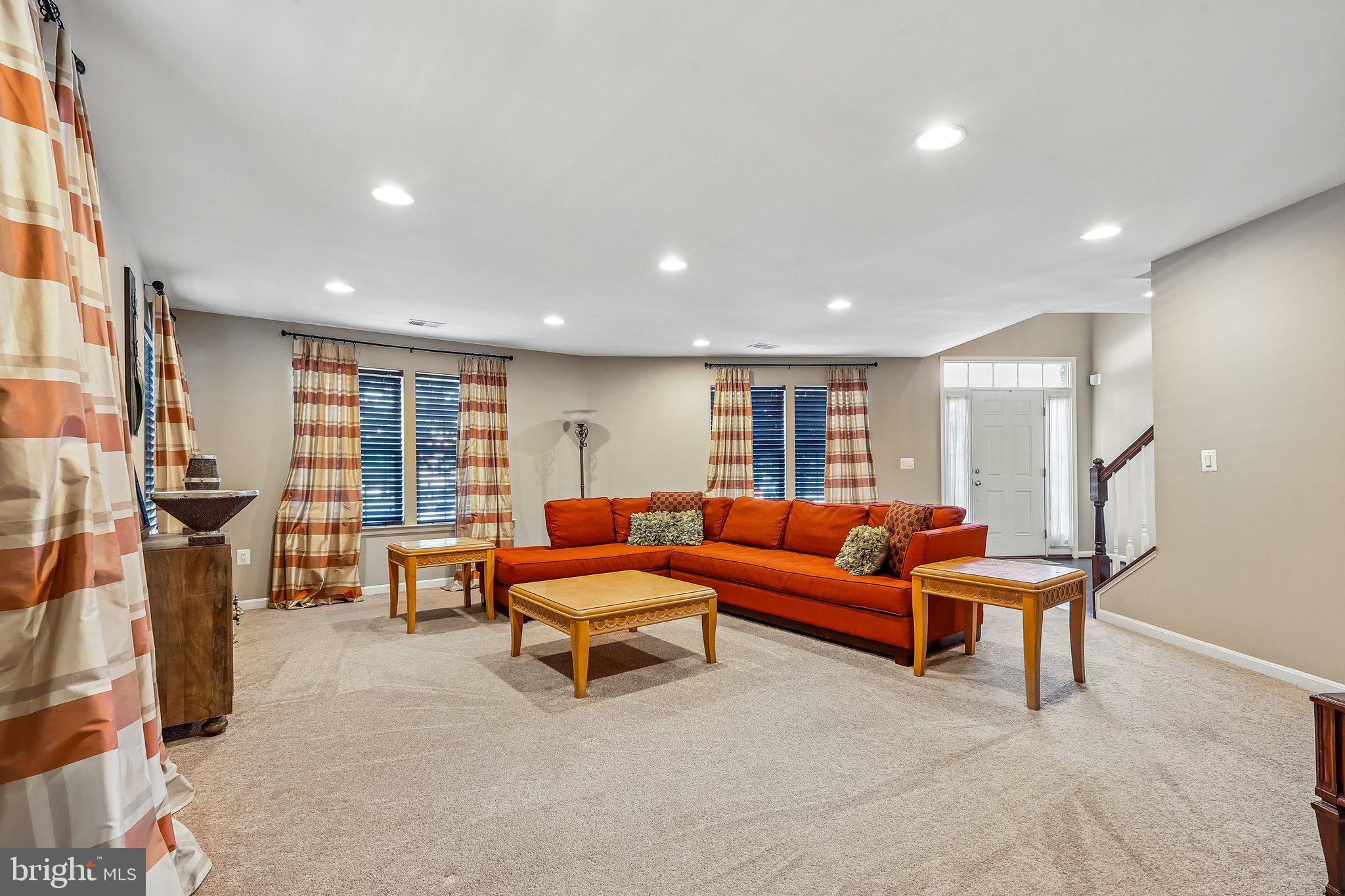 MADISON CRESCENT - Residential